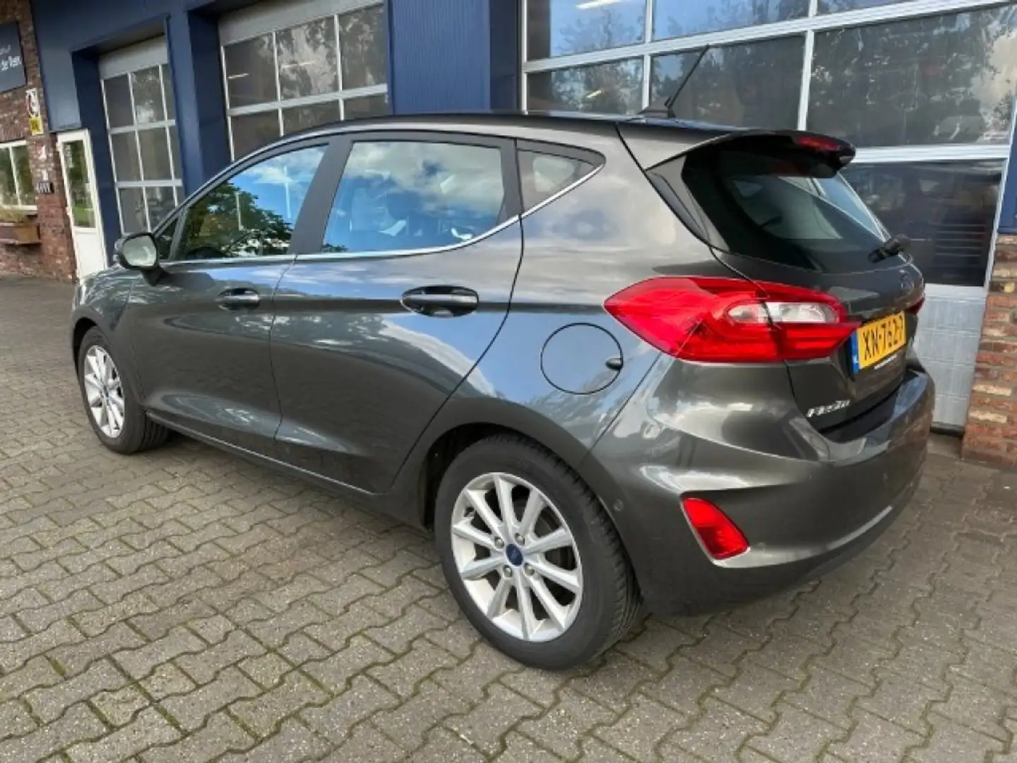 Ford Fiesta 1.0 ECOB. TITANIUM CAMERA. NAVI. Gris - 2
