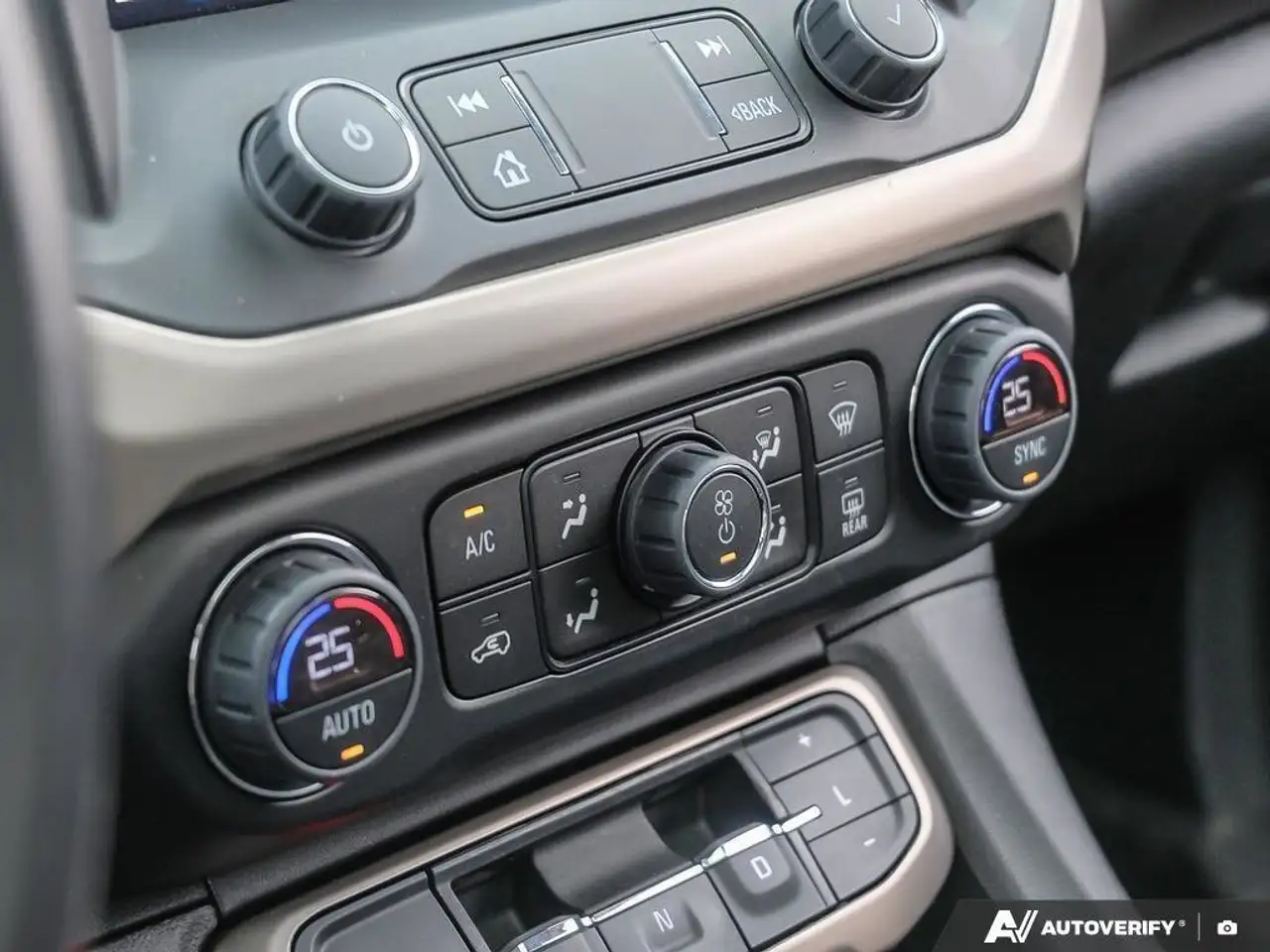 GMC Acadia photo GMC Acadia