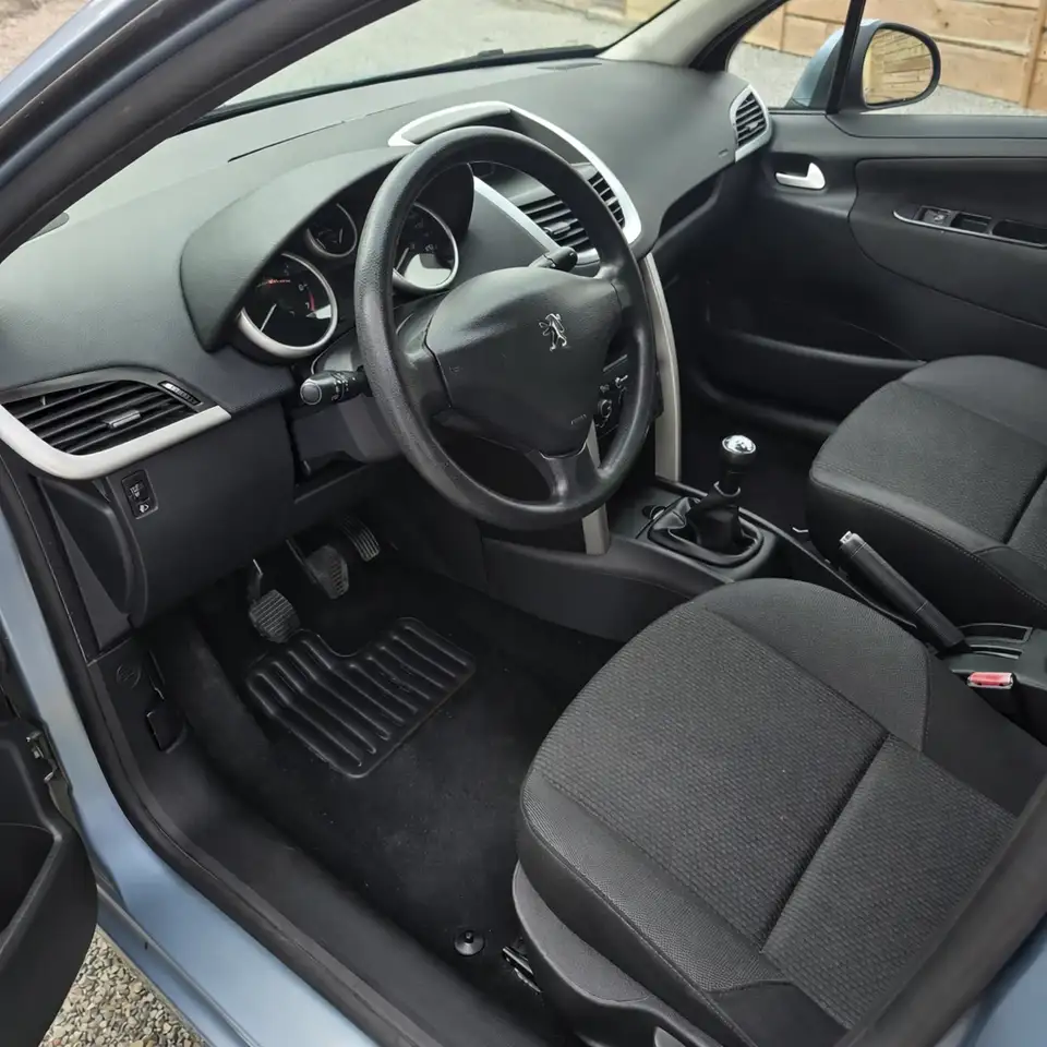 Peugeot 207 1.4e 75ch Urban