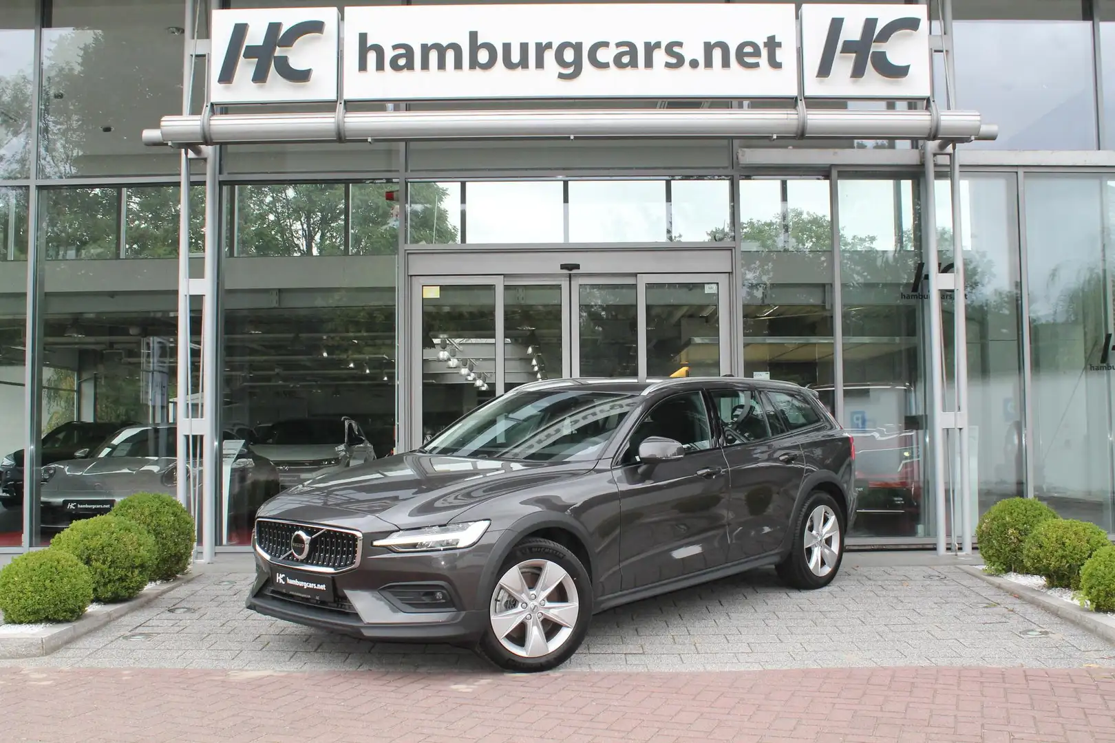 Volvo V60 Cross Country CC B4 AWD AHK Leder AssistenzPaket Klima-SItz-L... Grau - 2
