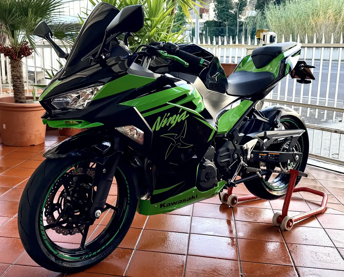 Kawasaki Ninja 400 - 1