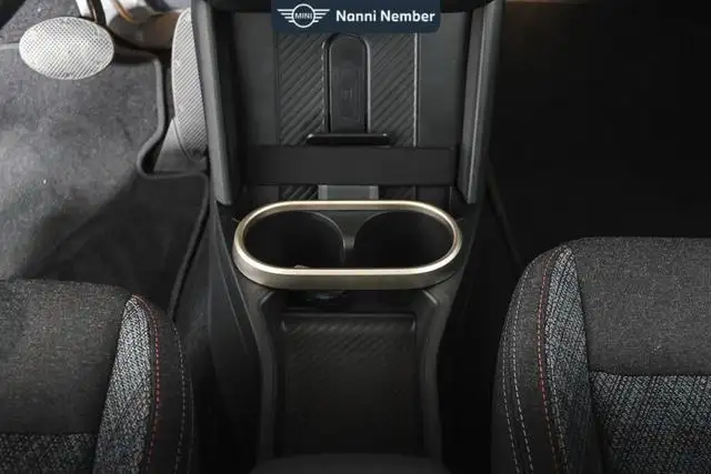 MINI Hatch view 13