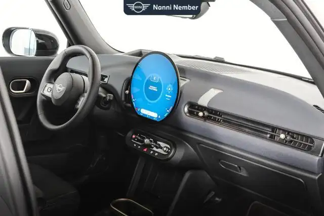 MINI Hatch view 9