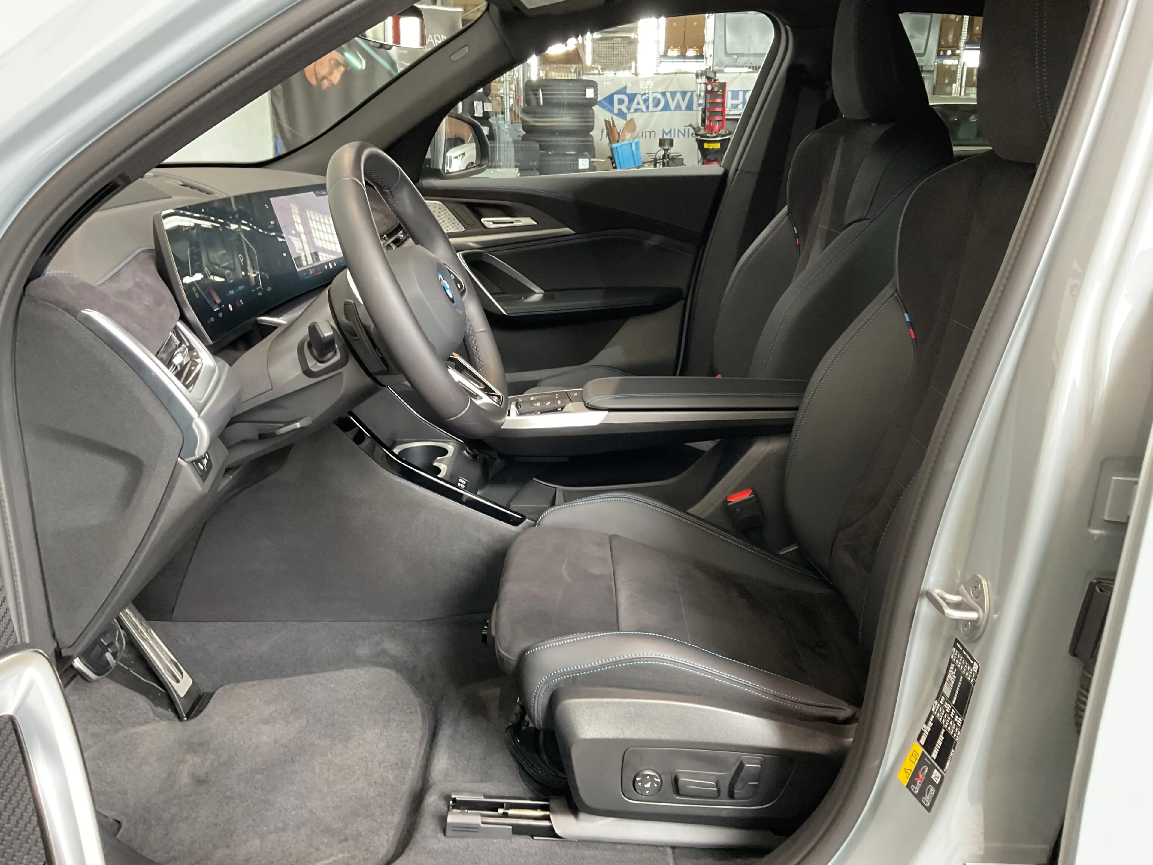 BMW iX2 xDrive30 |M Sportpaket |Aktivsitz |20" BMW Individ — photo 7