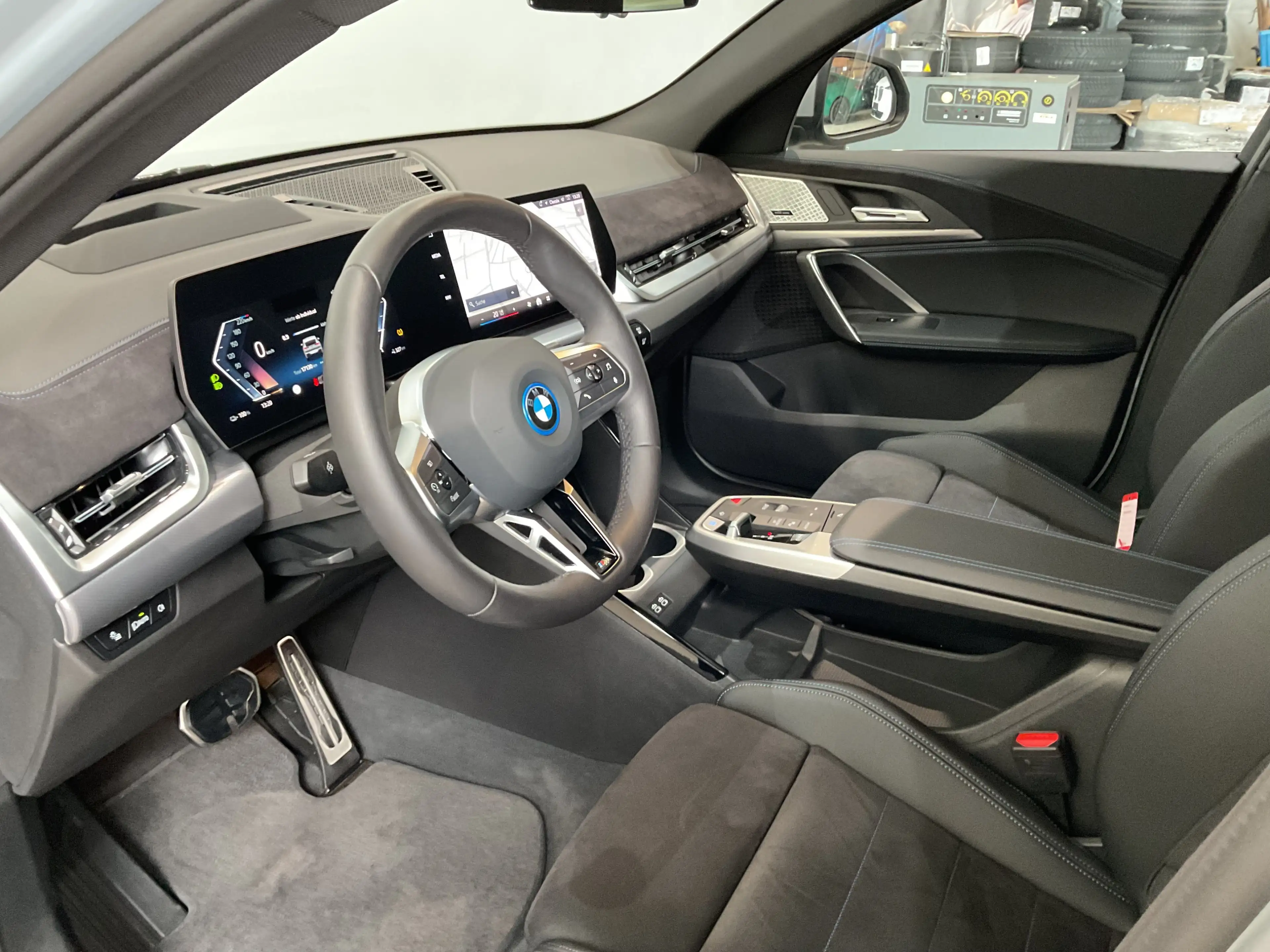 BMW iX2 xDrive30 |M Sportpaket |Aktivsitz |20" BMW Individ — photo 6