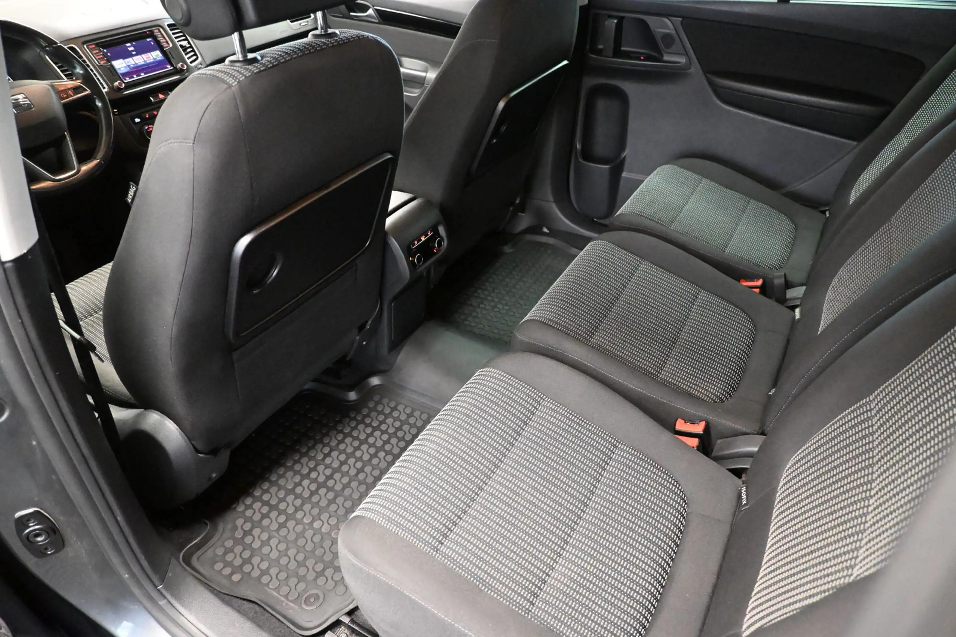 SEAT Alhambra Style *7-SITZER *AHK*KAMERA*PDC*3-ZONEN — photo 15