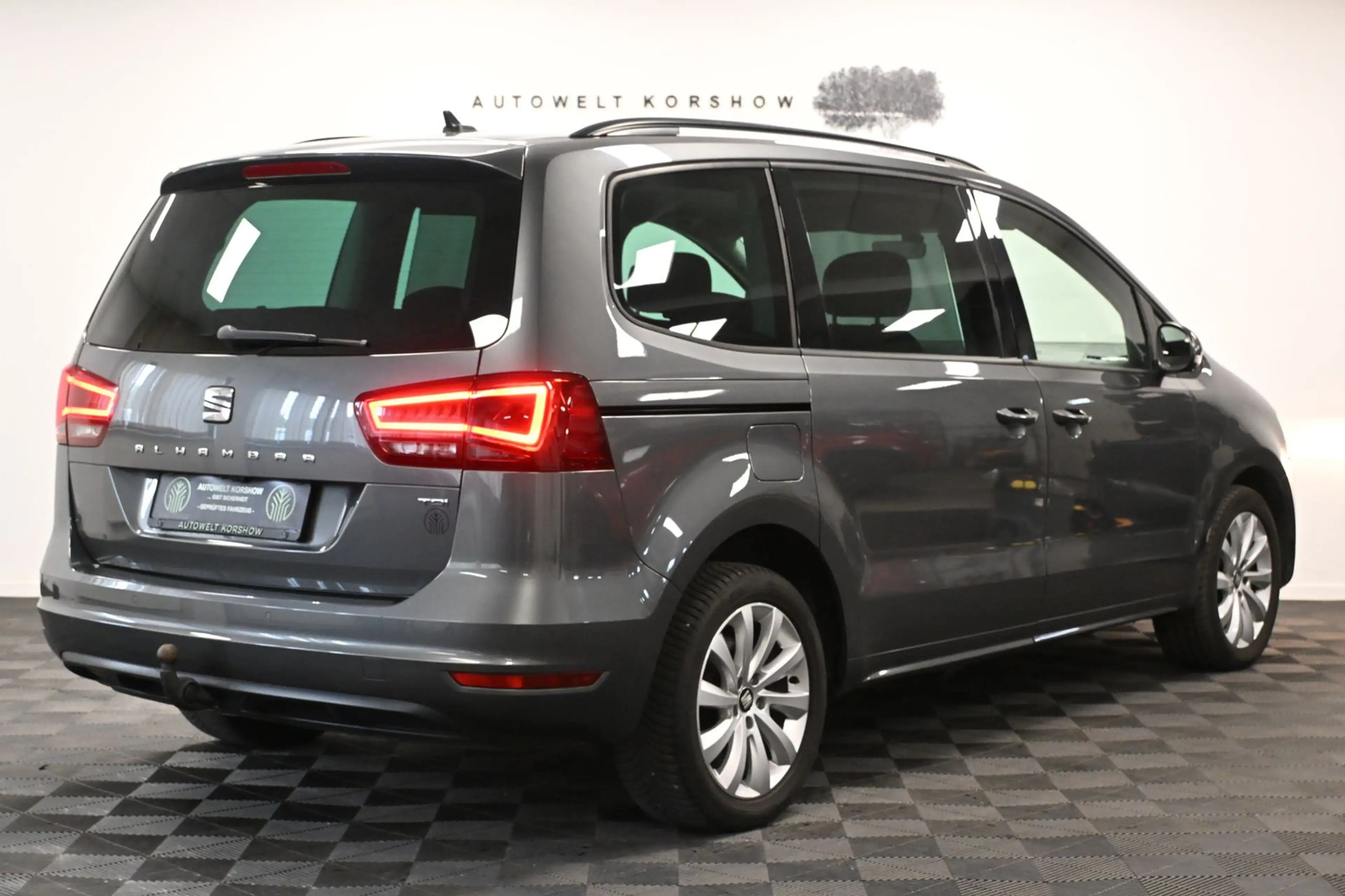 SEAT Alhambra Style *7-SITZER *AHK*KAMERA*PDC*3-ZONEN — photo 9