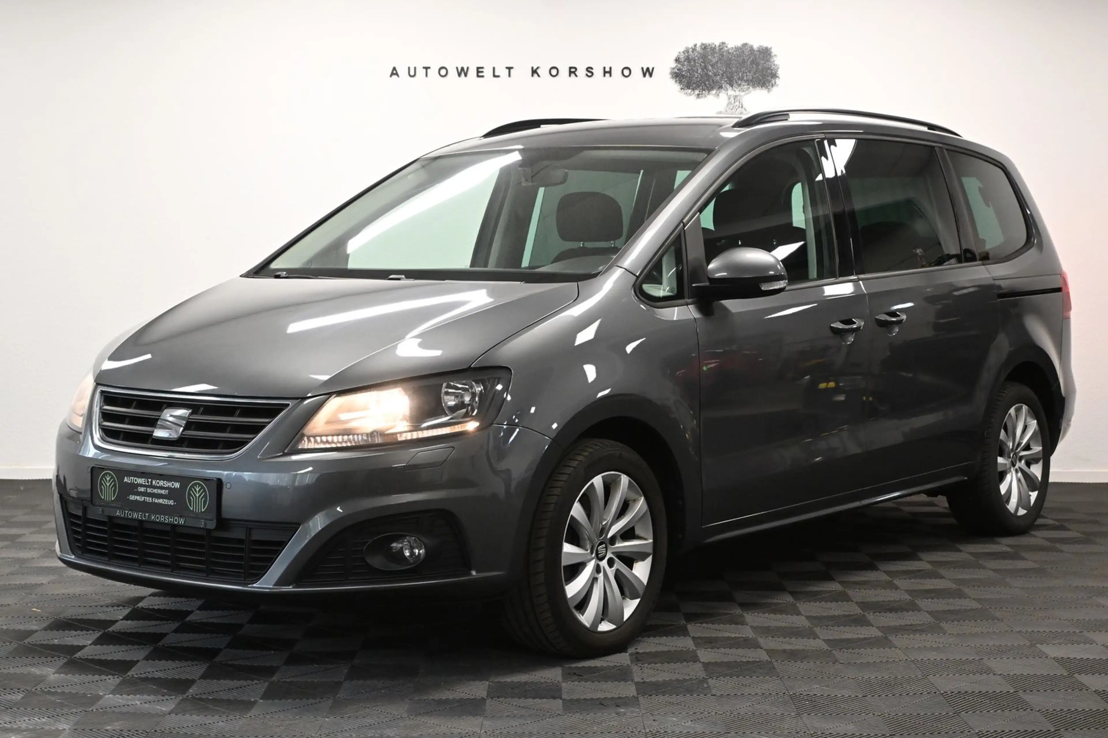 SEAT Alhambra Style *7-SITZER *AHK*KAMERA*PDC*3-ZONEN — photo 3