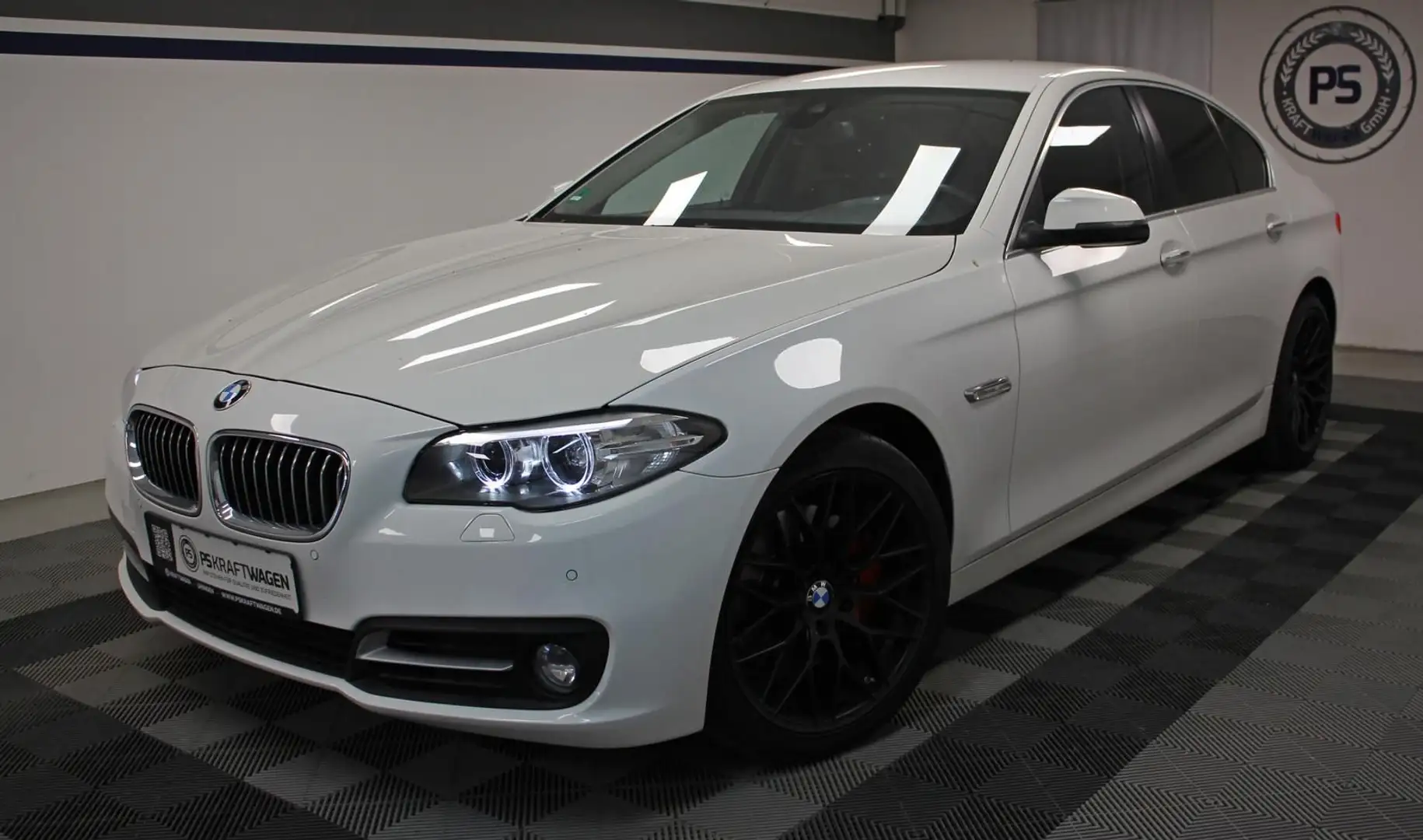 BMW 535 d Lim. XENON TEMP SHZ BT PDC NAVI KLIMAAUTOM. Bílá - 1