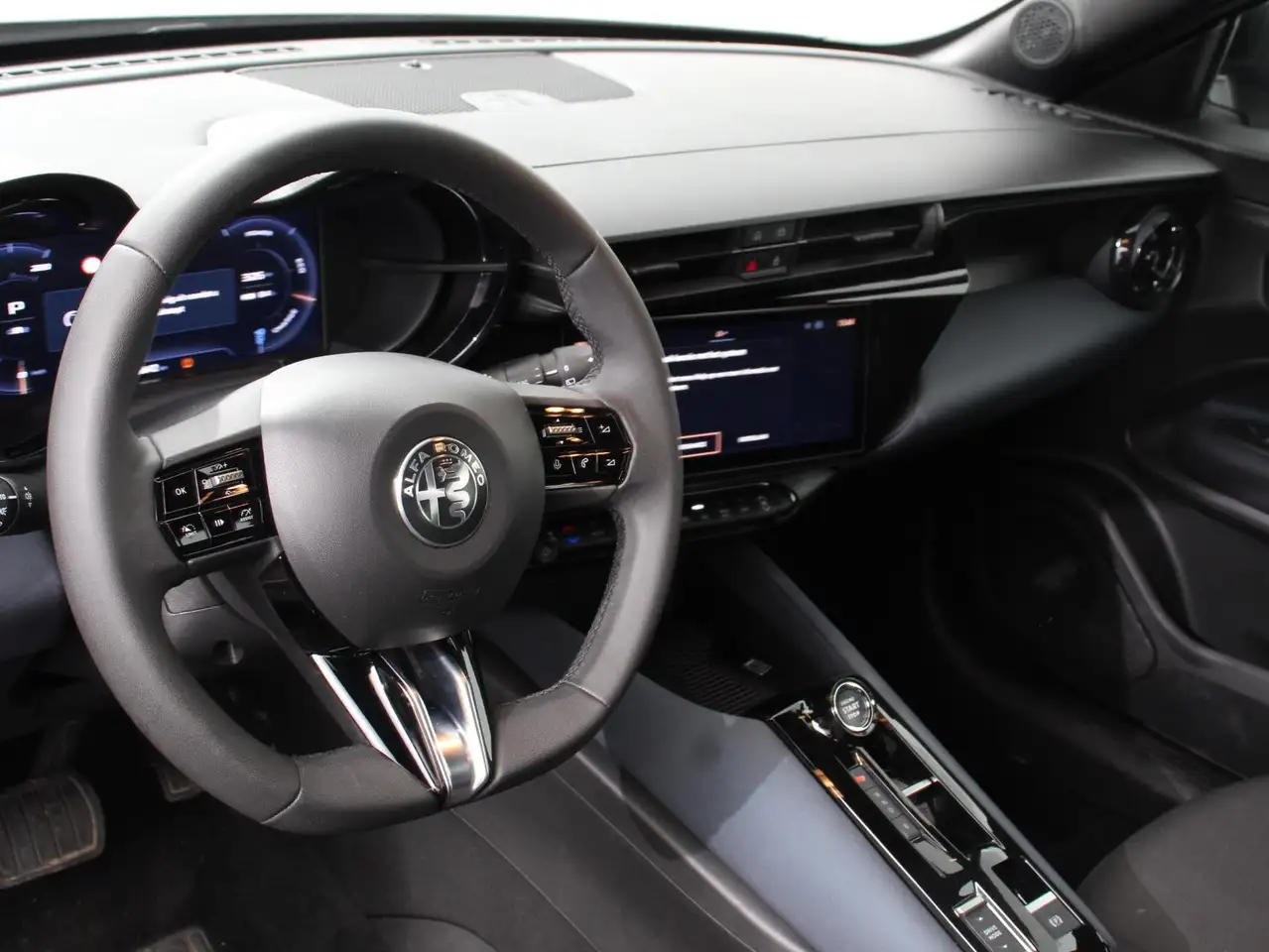 Alfa Romeo Junior 2025