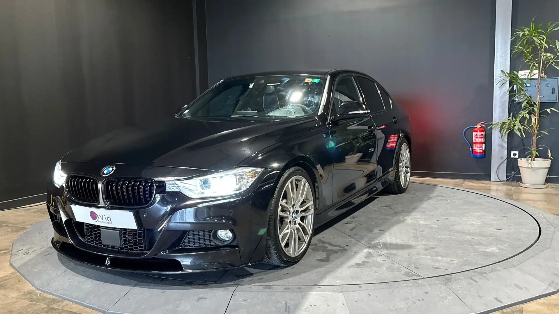 BMW 335 335i xDrive 306 M Sport Individual Schwarz - 1