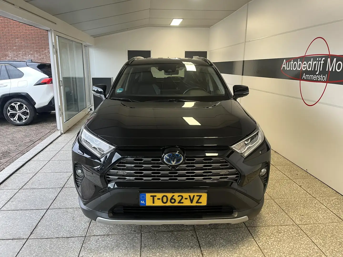 Toyota RAV 4 2.5 Hybrid AWD Executive Zwart - 2