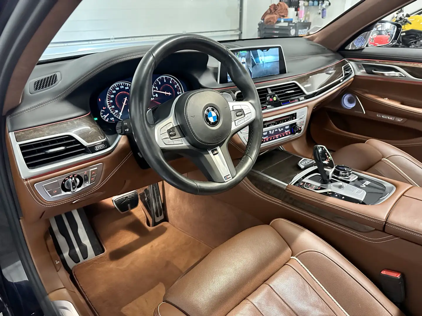 BMW 760 G12 M760Li V12 6.6 610ch BVA8 xDrive - 2