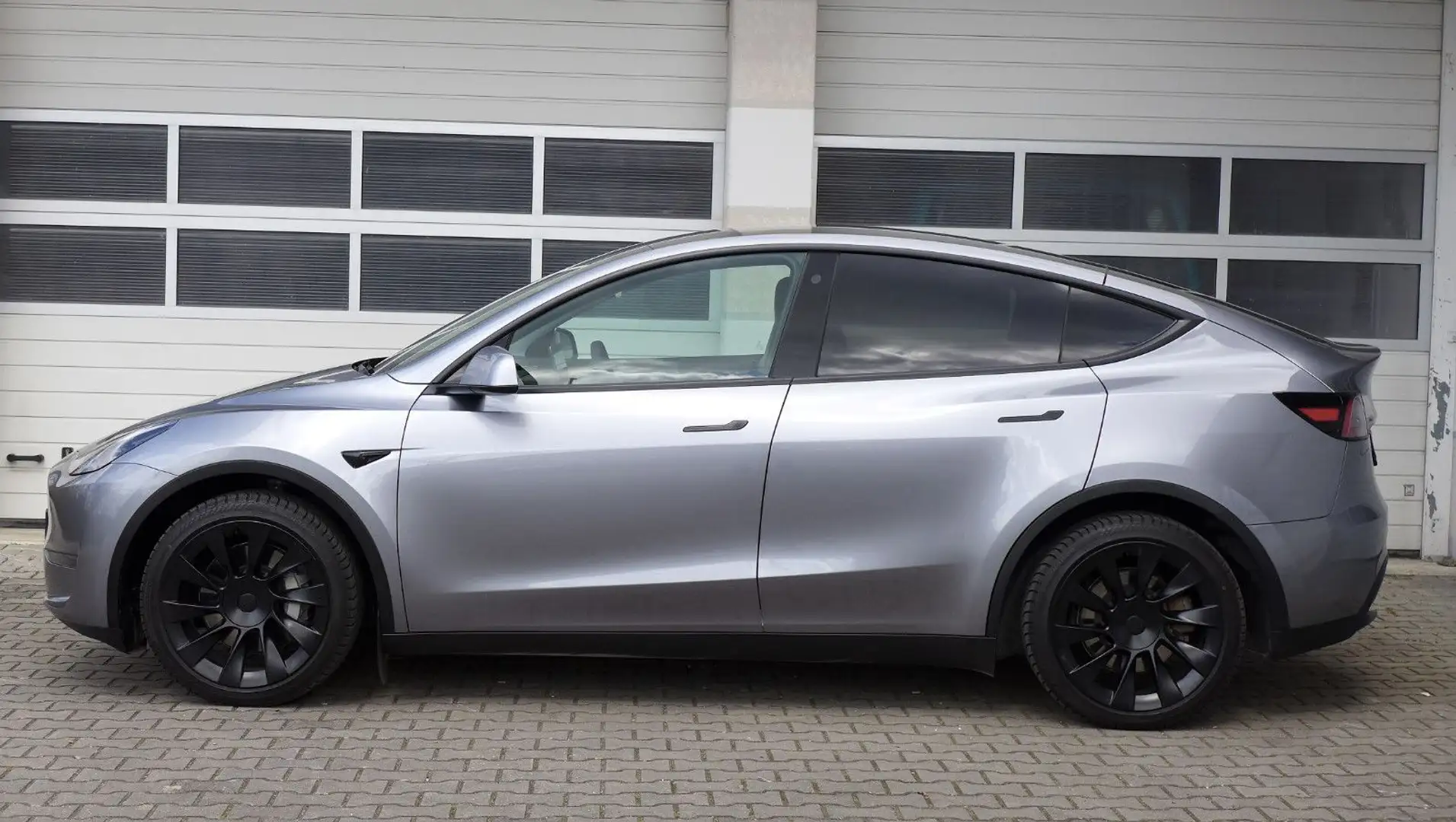 Tesla Model Y Long Range Dual Motor quick silver/AHK Silber - 2