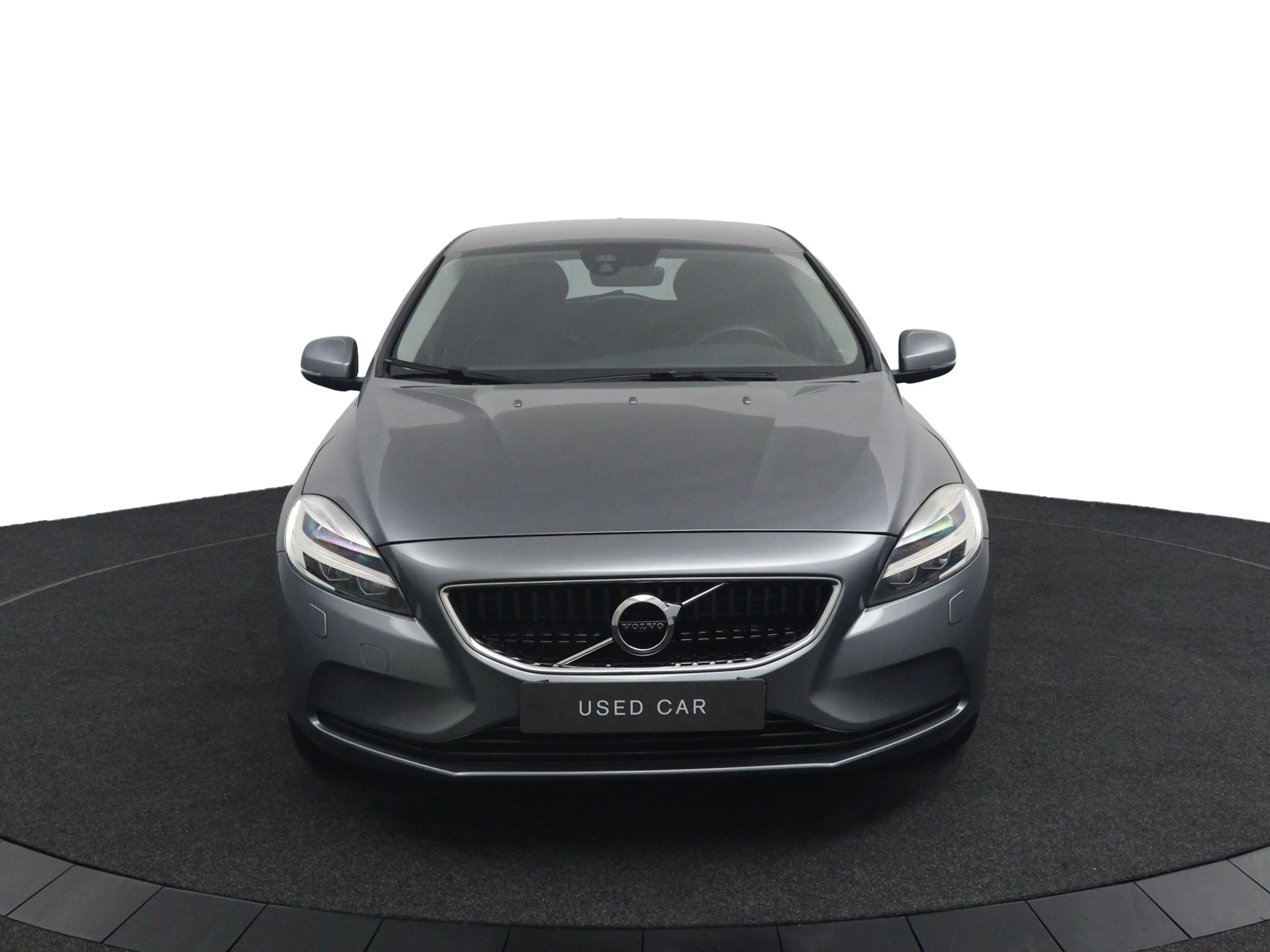 Volvo V40 2.0 T3 Momentum | Stoelverwarming | Trekhaak | LED — photo 18