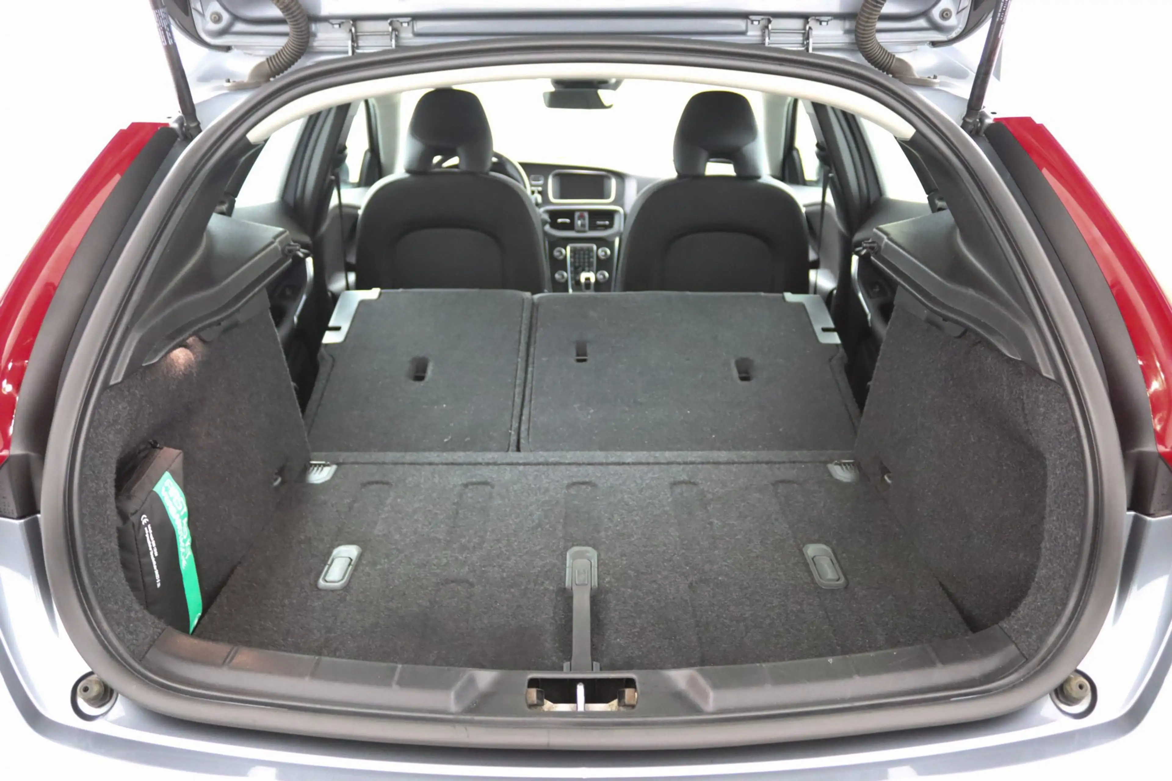 Volvo V40 2.0 T3 Momentum | Stoelverwarming | Trekhaak | LED — photo 33