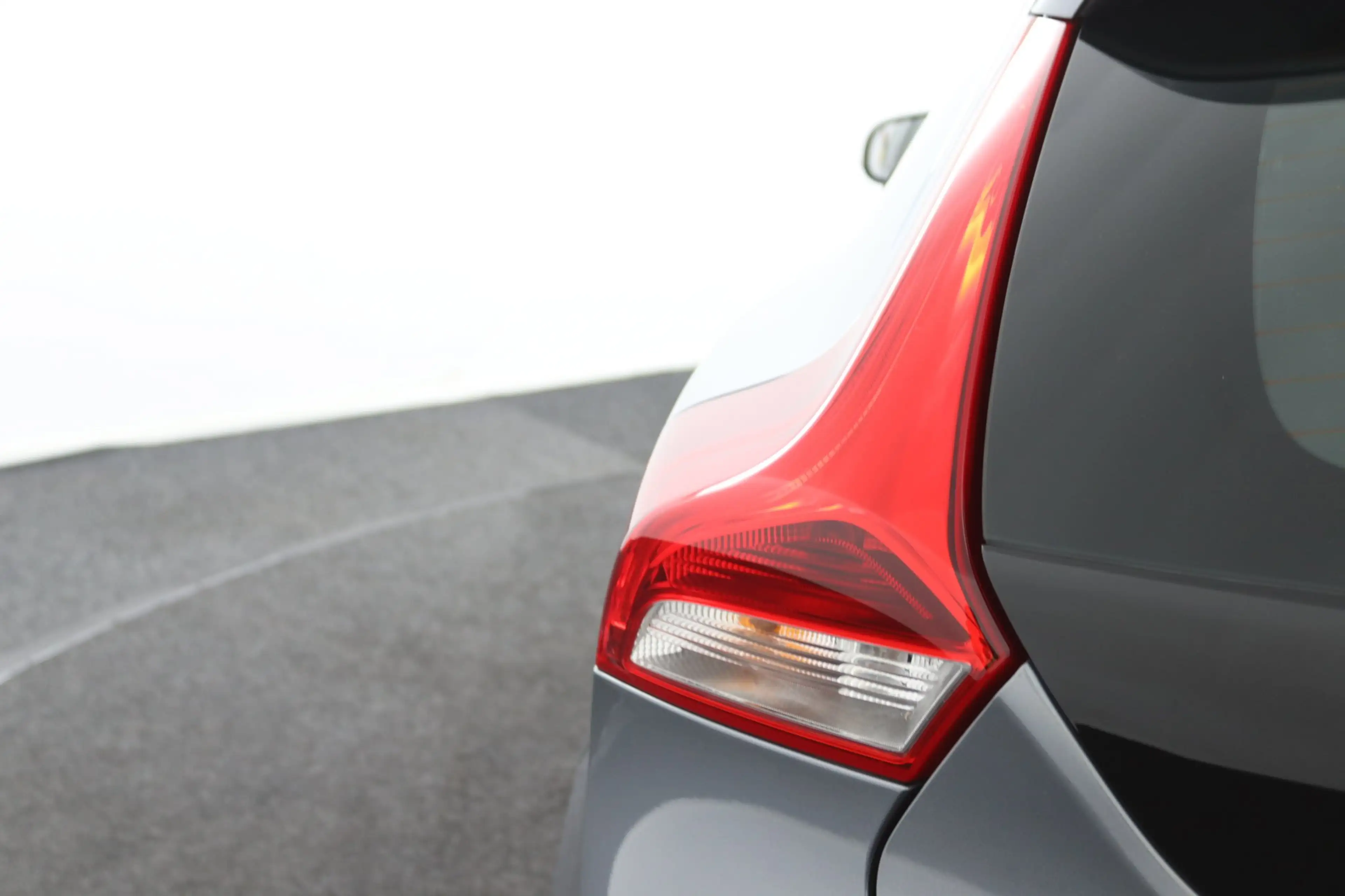 Volvo V40 2.0 T3 Momentum | Stoelverwarming | Trekhaak | LED — photo 26