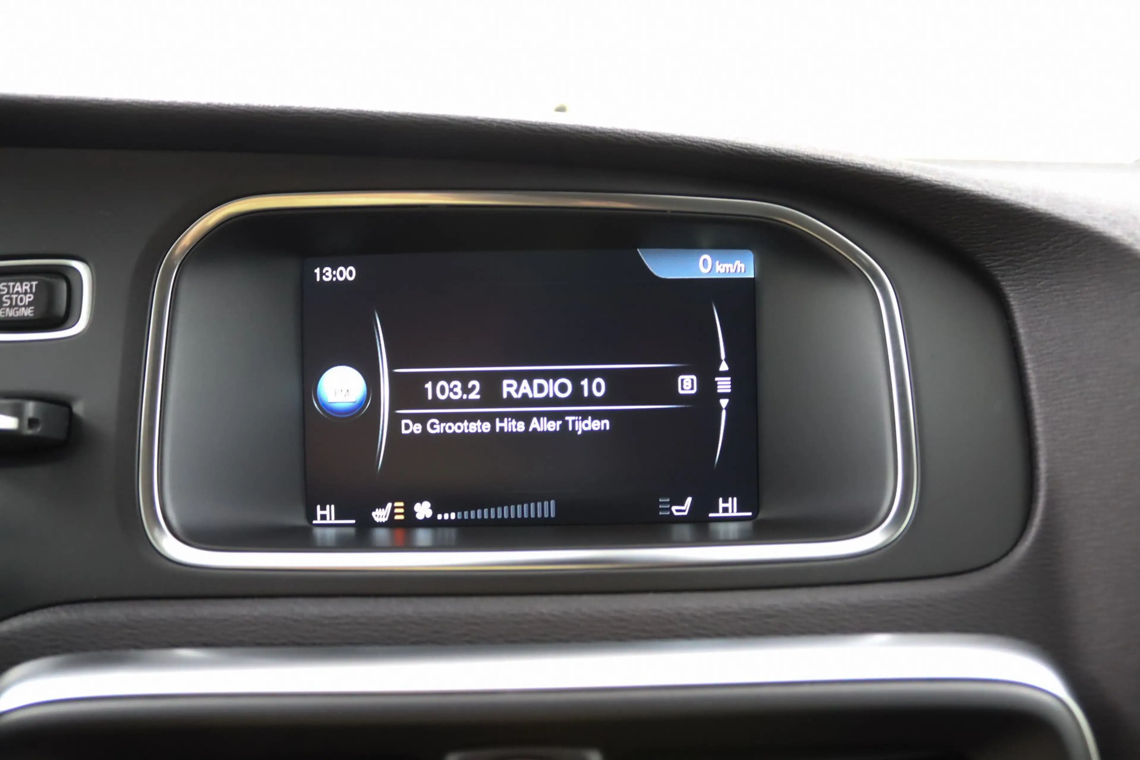 Volvo V40 2.0 T3 Momentum | Stoelverwarming | Trekhaak | LED — photo 13