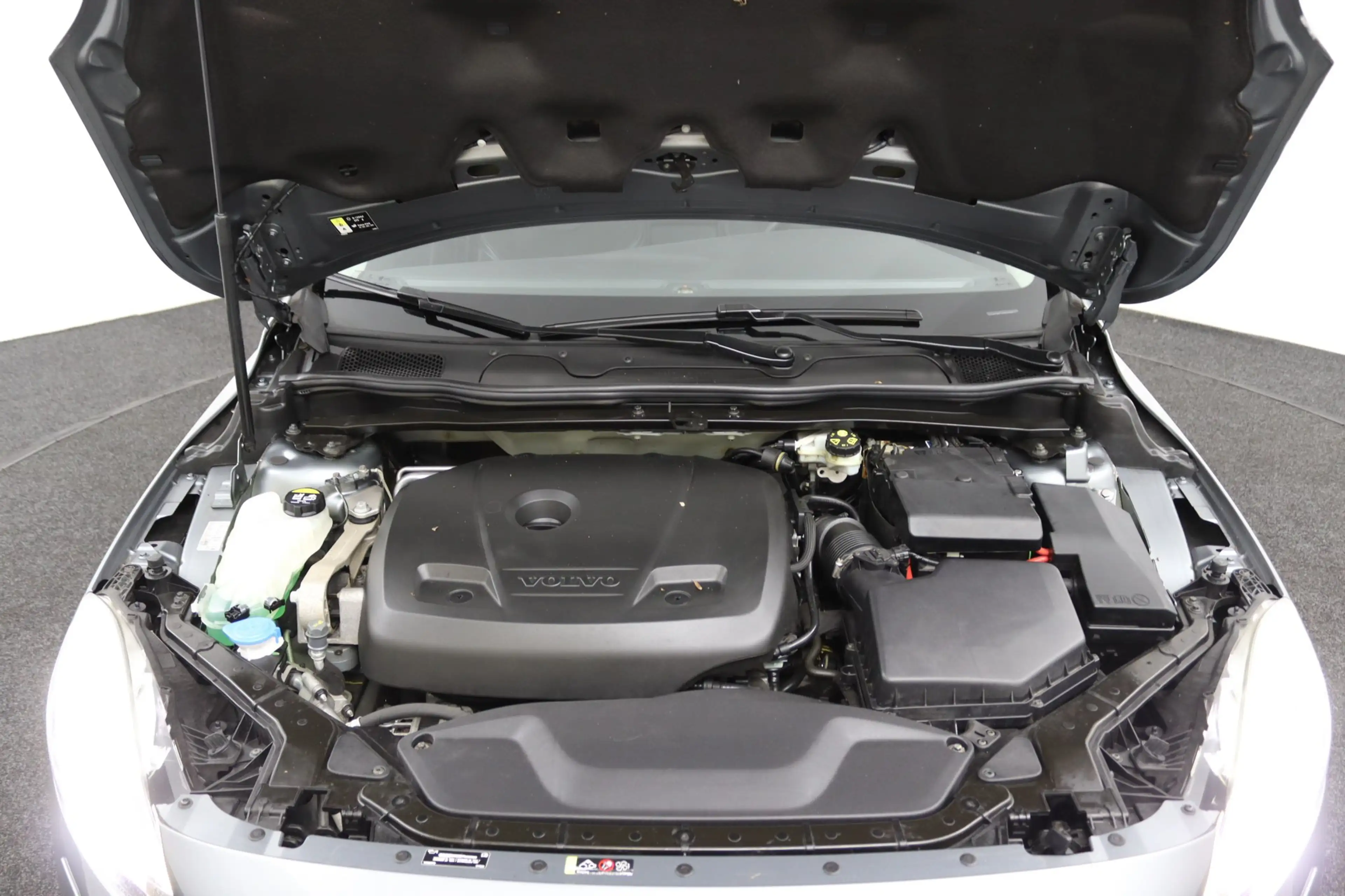 Volvo V40 2.0 T3 Momentum | Stoelverwarming | Trekhaak | LED — photo 19