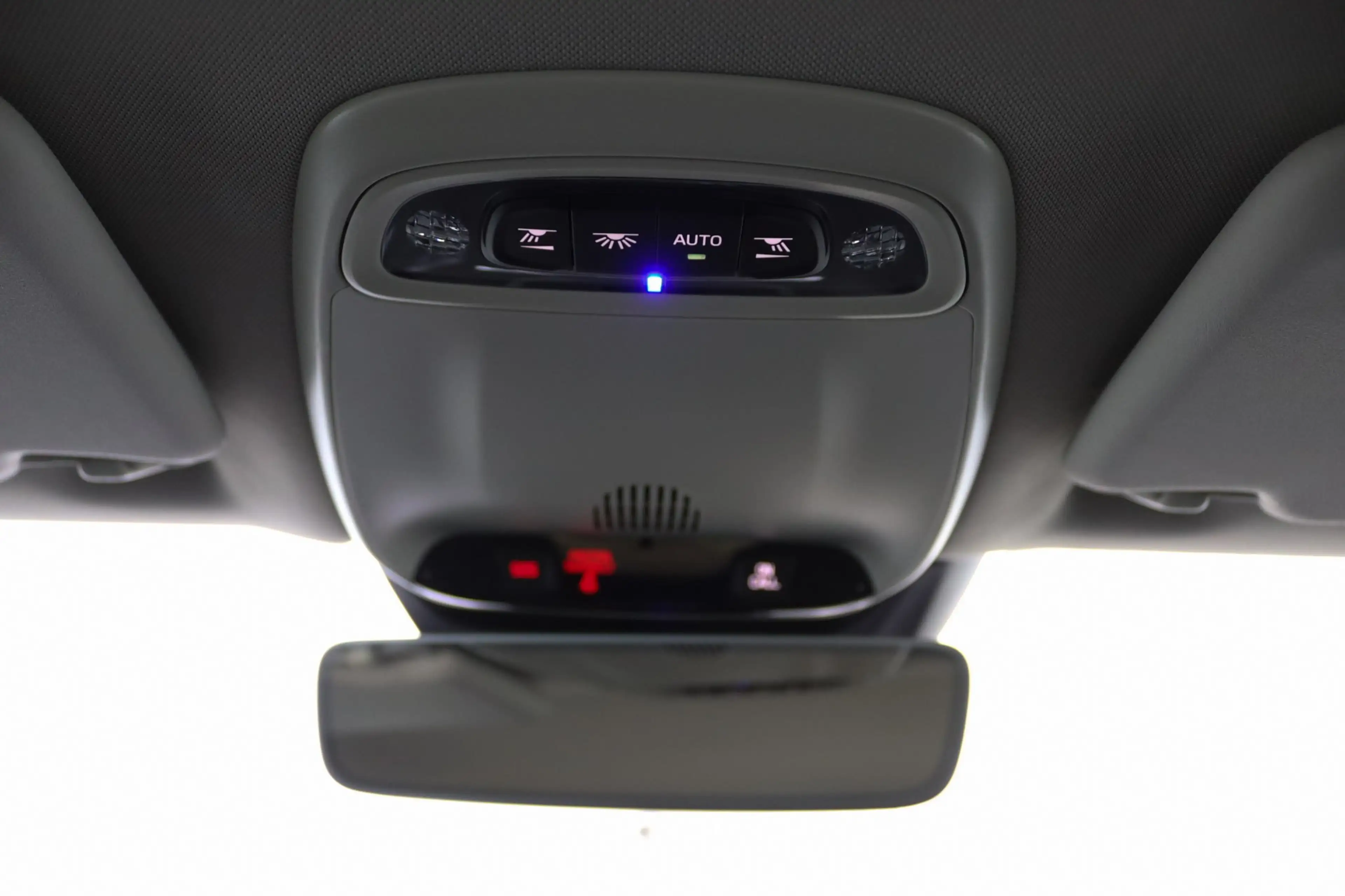Volvo V40 2.0 T3 Momentum | Stoelverwarming | Trekhaak | LED — photo 39