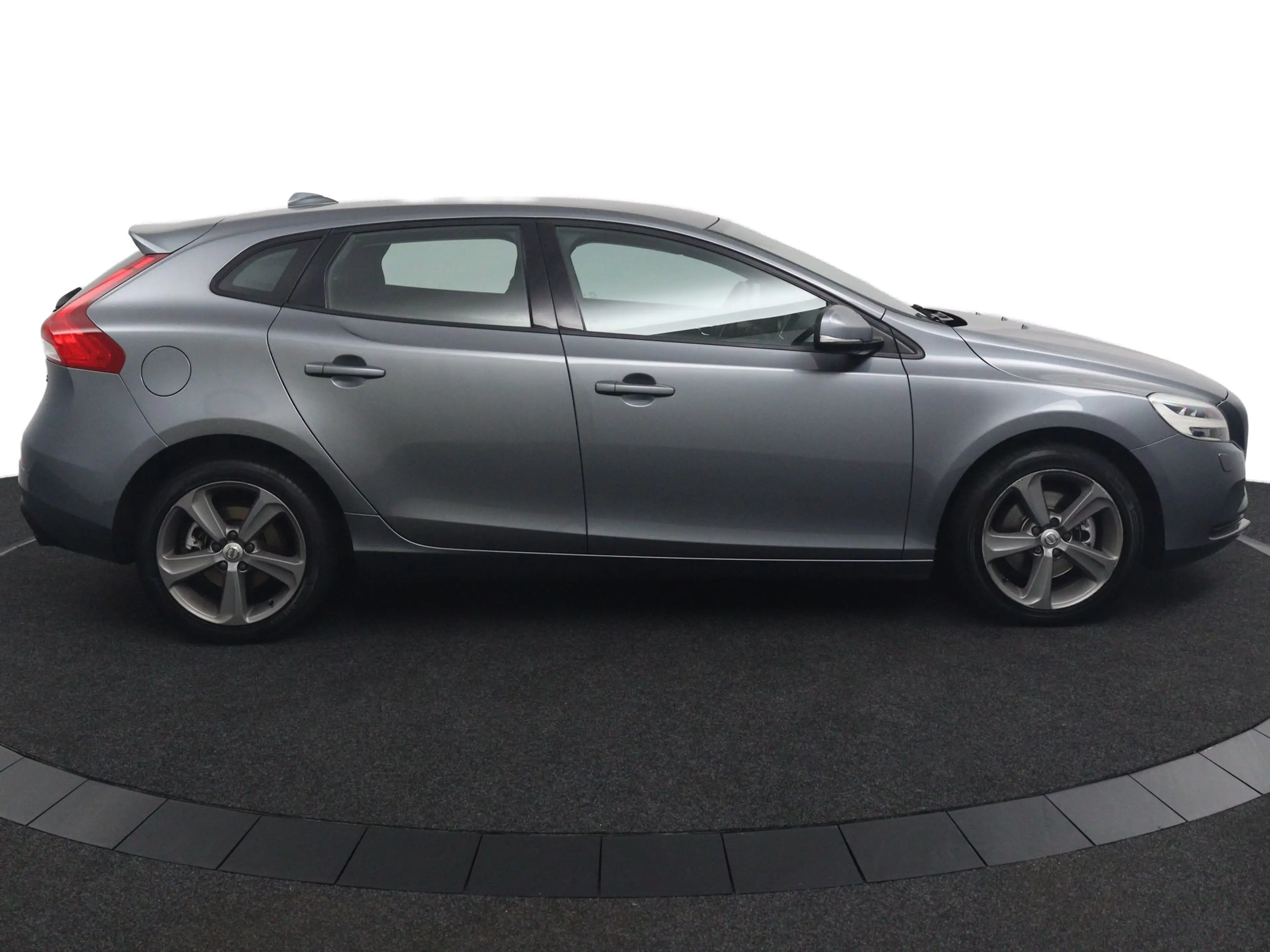 Volvo V40 2.0 T3 Momentum | Stoelverwarming | Trekhaak | LED — photo 23