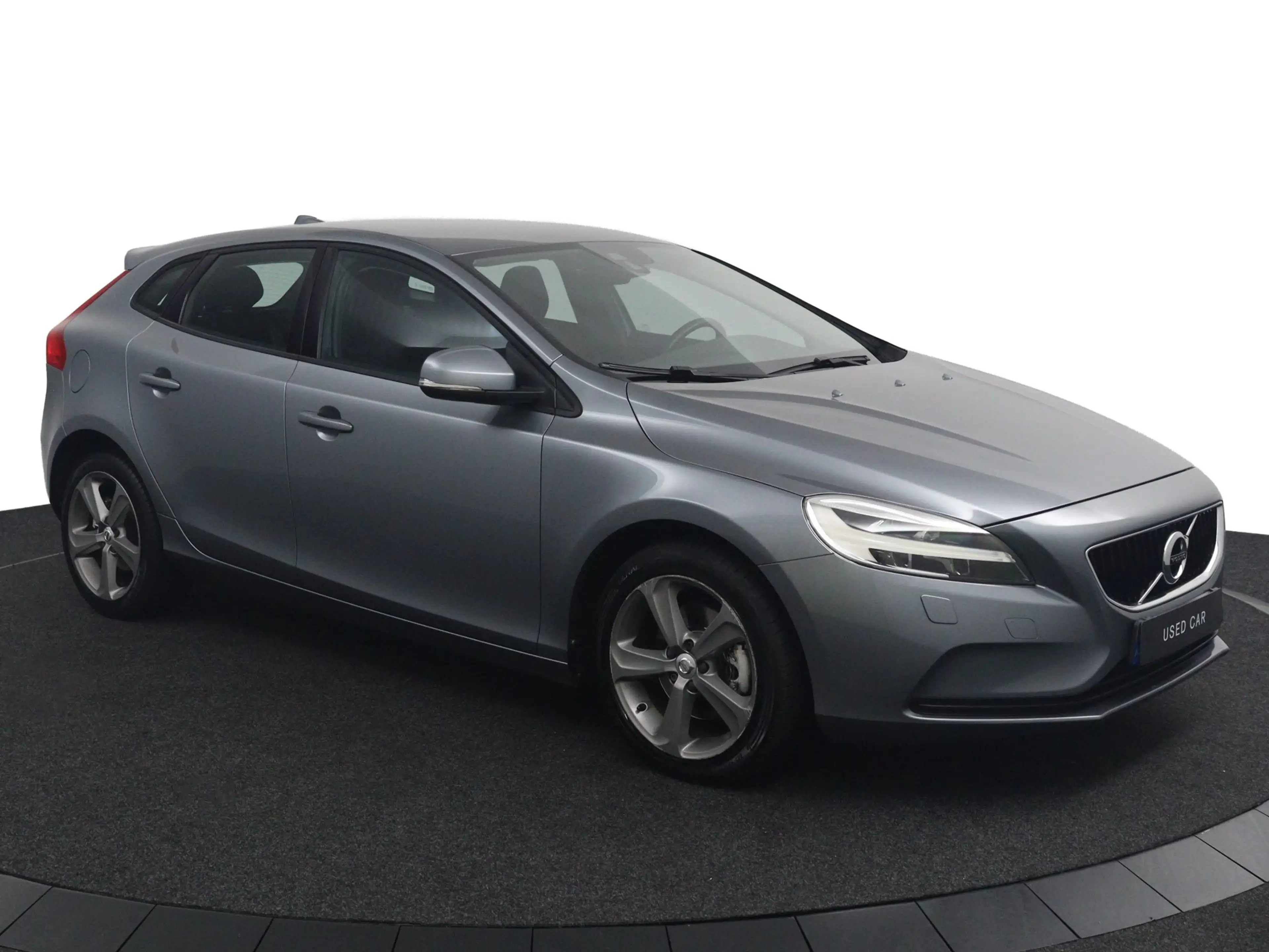 Volvo V40 2.0 T3 Momentum | Stoelverwarming | Trekhaak | LED — photo 22