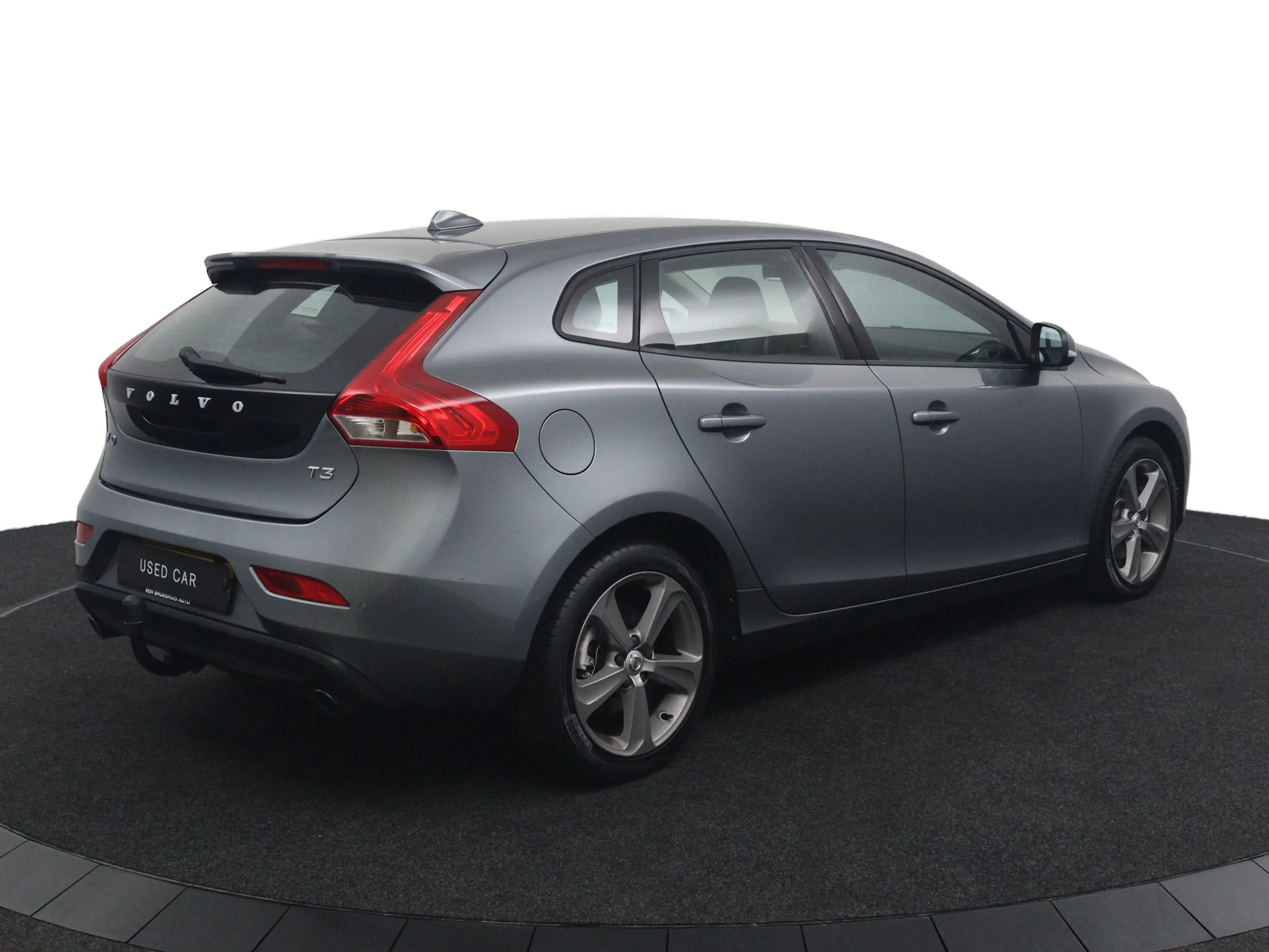 Volvo V40 2.0 T3 Momentum | Stoelverwarming | Trekhaak | LED — photo 3