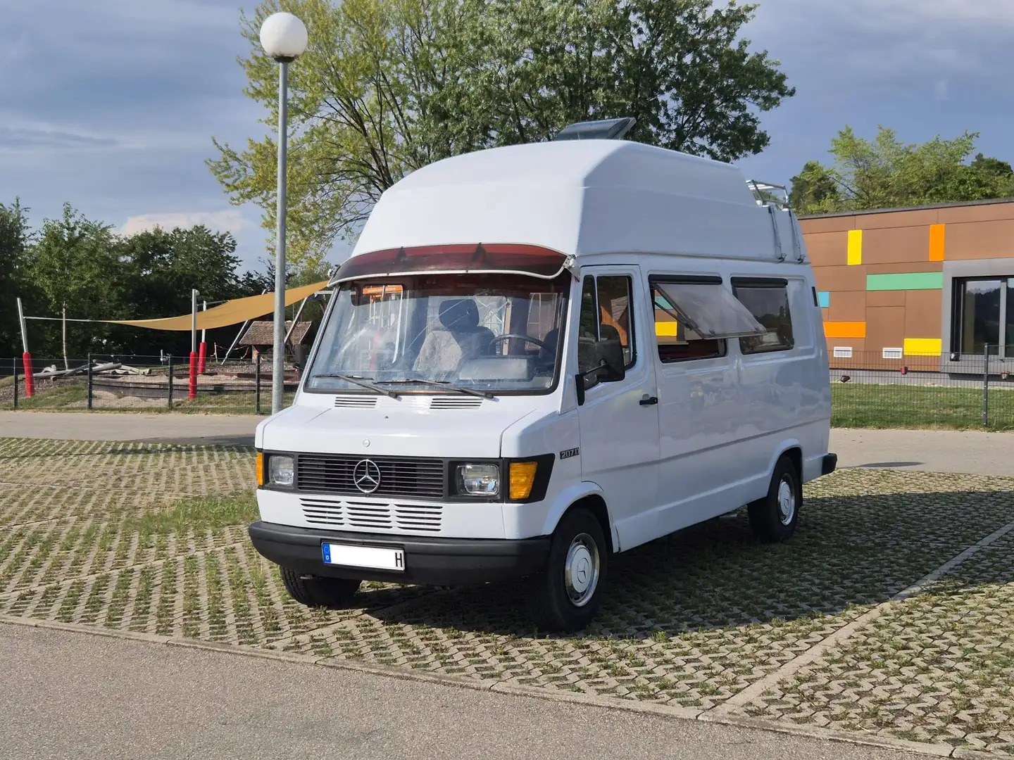 Mercedes-Benz T1 207d Білий - 2
