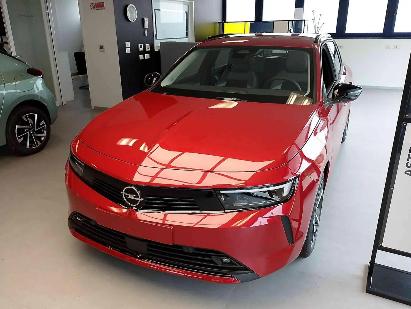 Opel Astra 1.5 Turbo Diesel 130 CV AT8 Sports Tourer Edition Rosso - 2