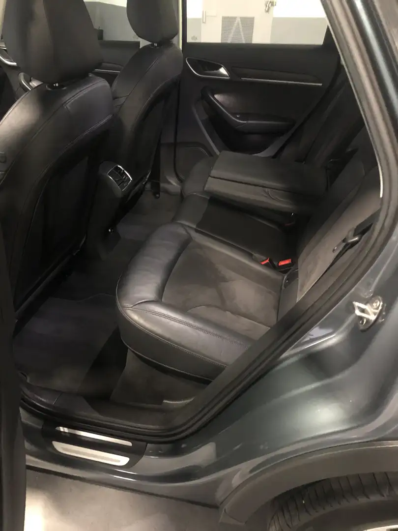 Audi Q3 2,0 TDI quattro DPF S-tronic - 2