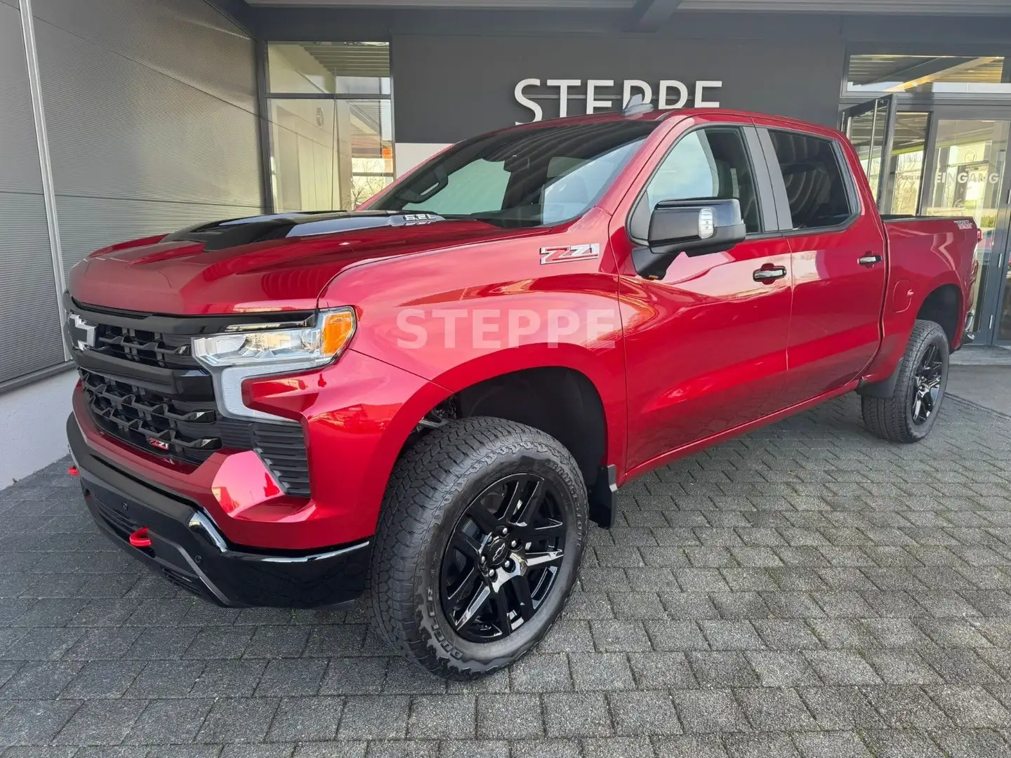 Chevrolet Silverado 2025 Silverado LT Trail Boss 6,2V8 Crew Cab. AHK Roşu - 1