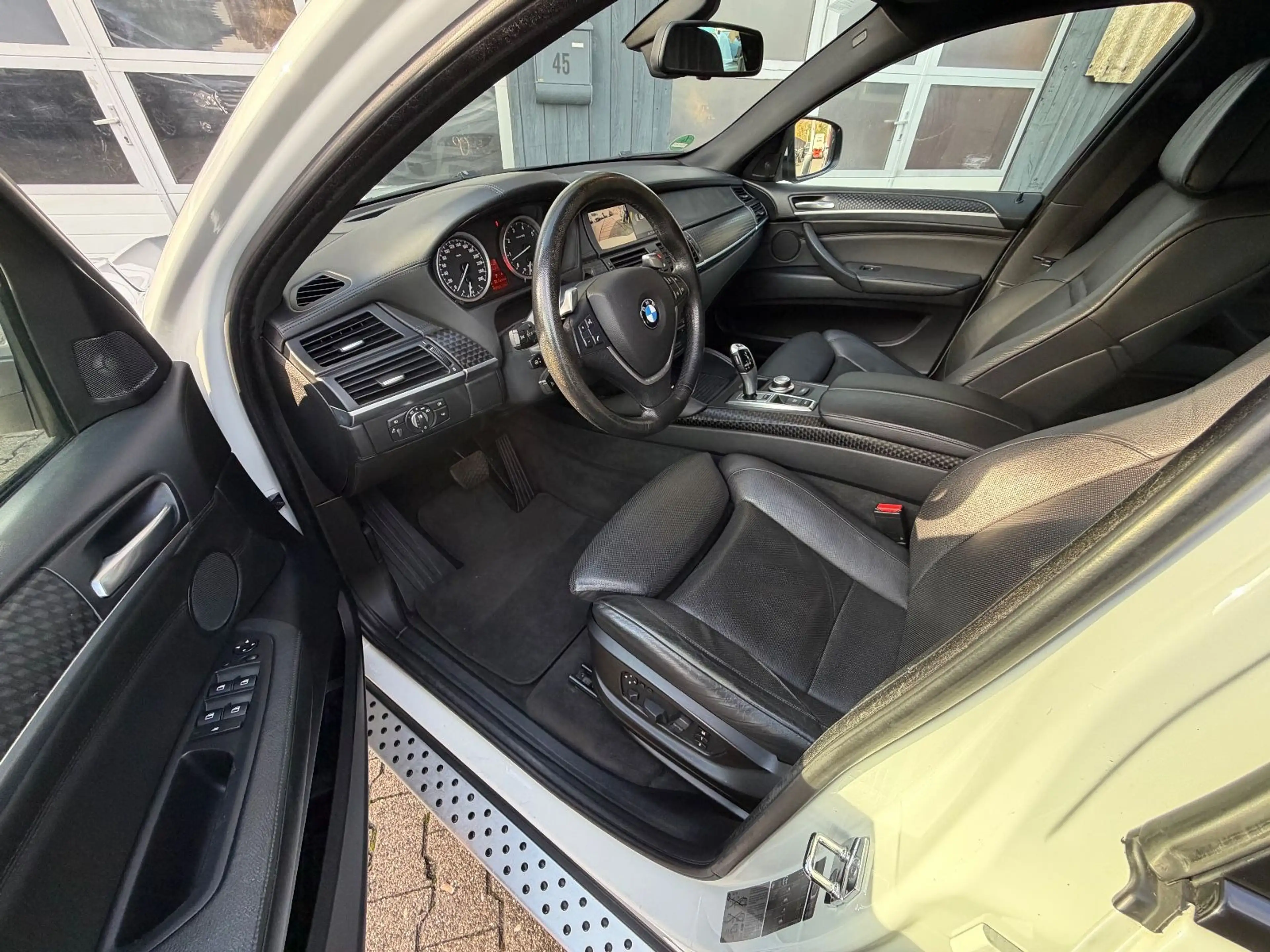 BMW X6 Baureihe X6 xDrive50i/Leder/Head-Up/Memo/Kamera — photo 5