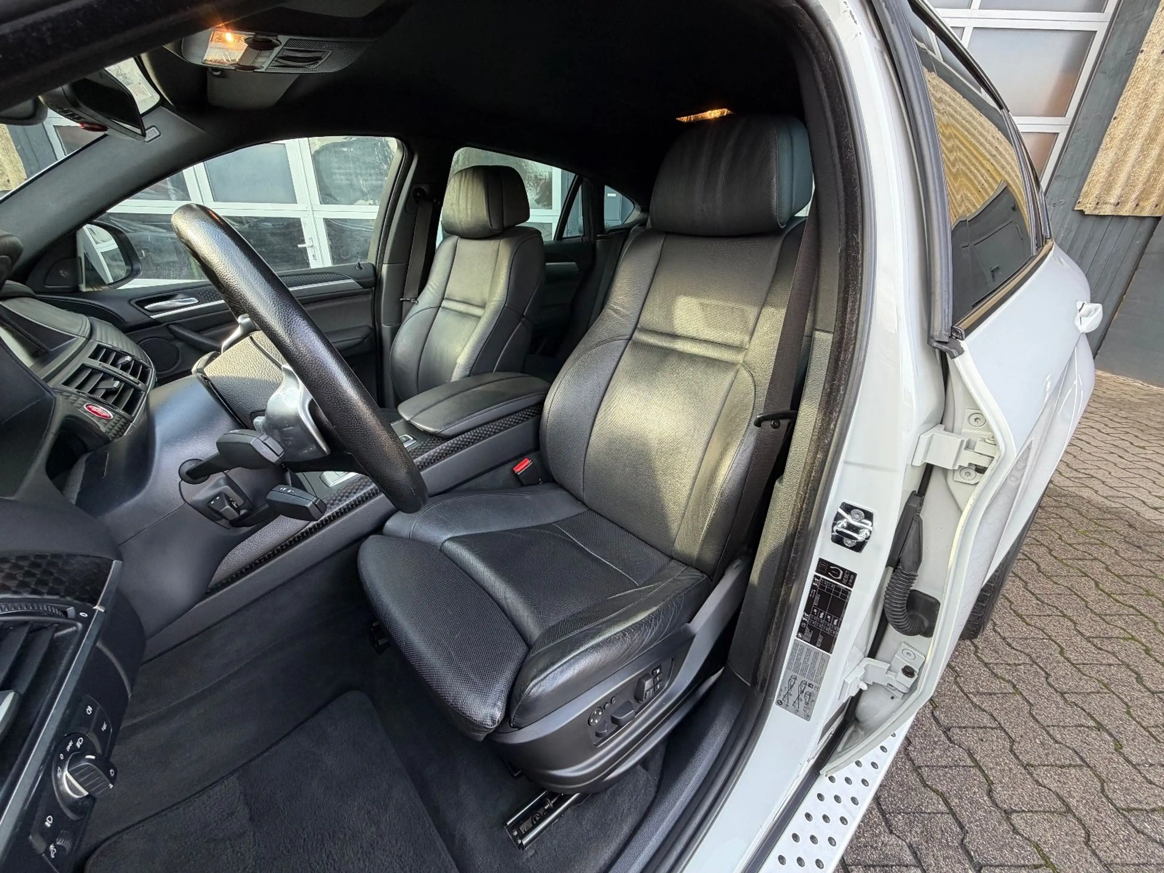 BMW X6 Baureihe X6 xDrive50i/Leder/Head-Up/Memo/Kamera — photo 10