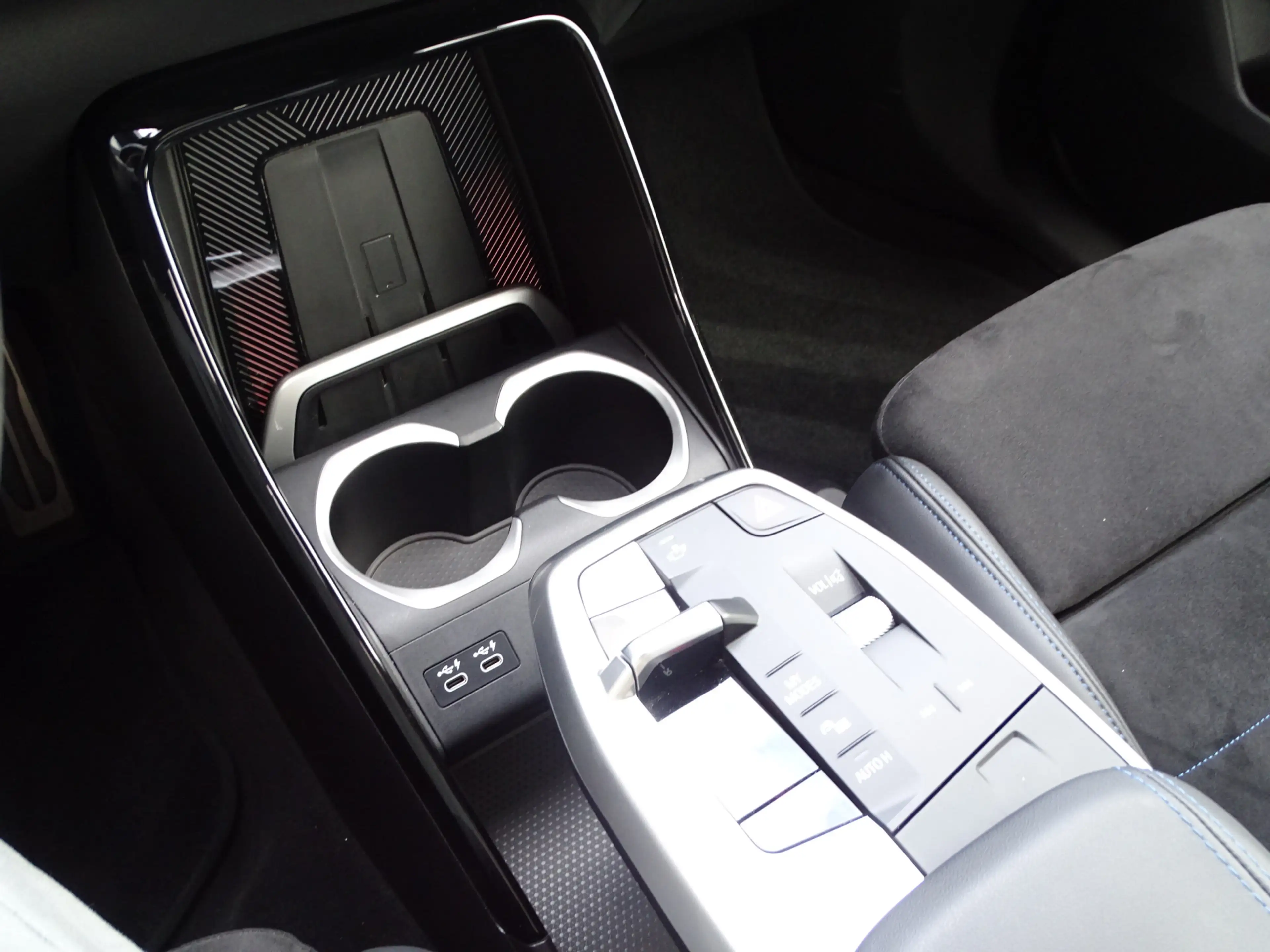 BMW X1 xDrive25e M Sport Premium Pack Comfort Access Ada — photo 32