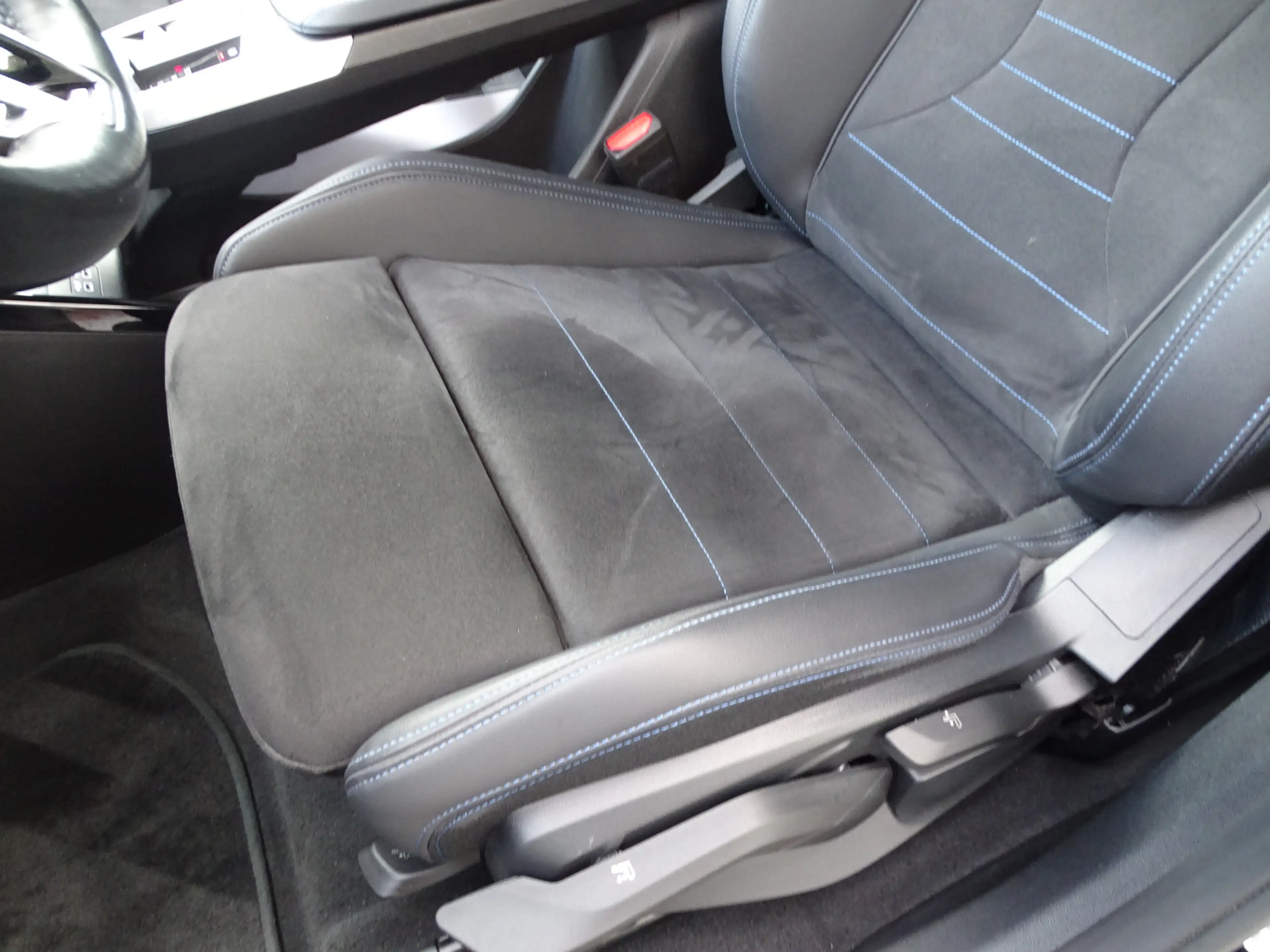 BMW X1 xDrive25e M Sport Premium Pack Comfort Access Ada — photo 25