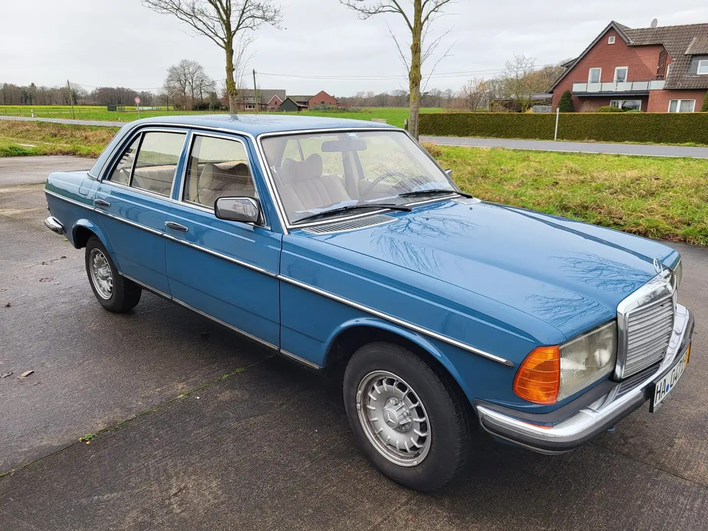 Mercedes-Benz 280 E Blauw - 2