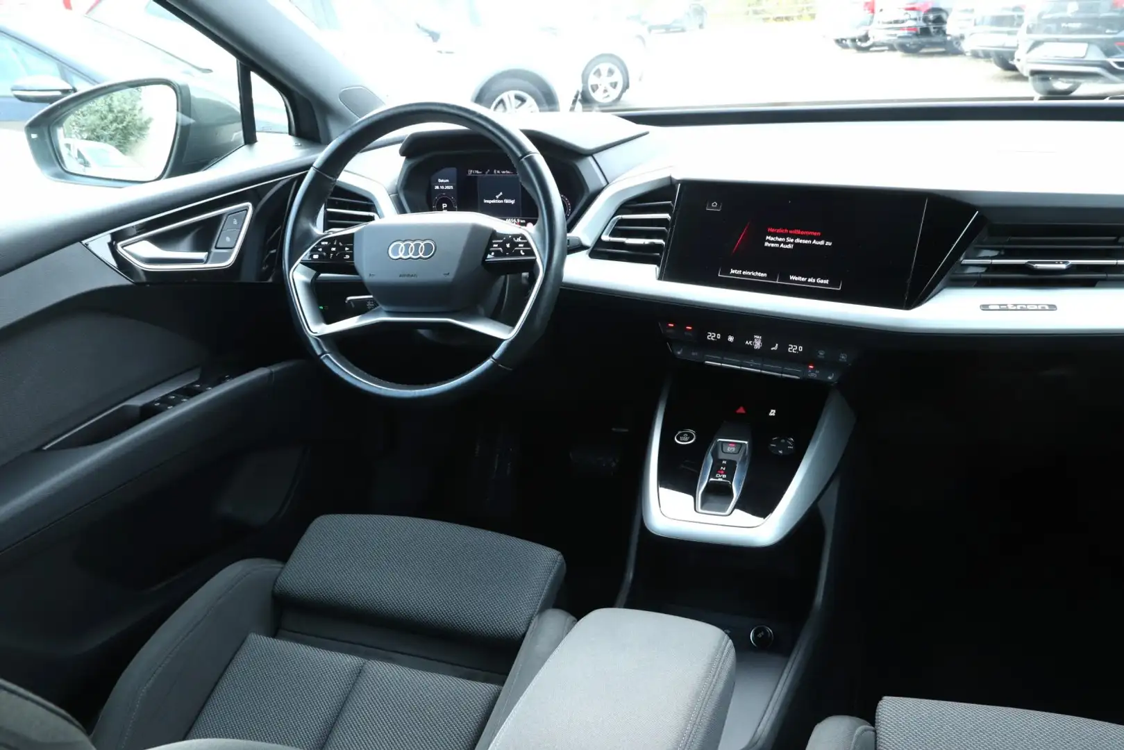 Audi Q4 e-tron e-tron 40 AHK*KEYLESS*NAVI*SHZ Grau - 2