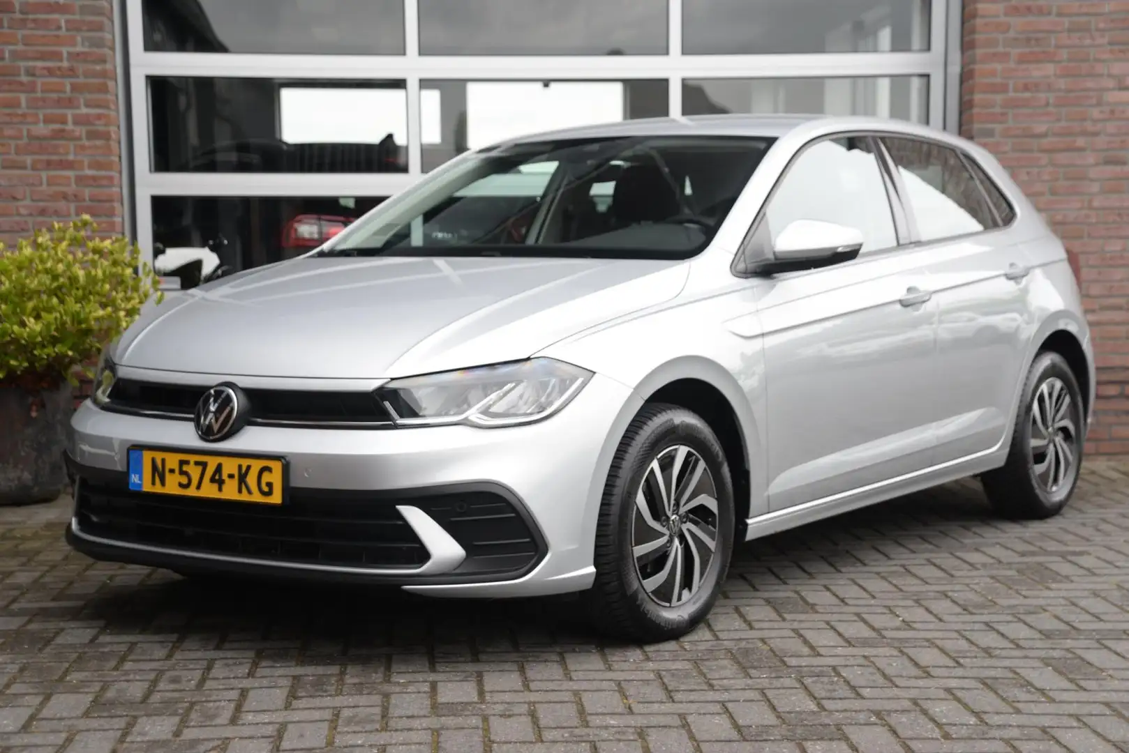Volkswagen Polo 1.0 TSI Life | Navigatie | Orig. NL | Adap. Cruise Grijs - 1