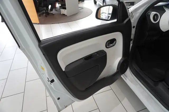 Renault Twingo view 17