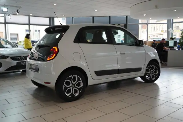 Renault Twingo view 8