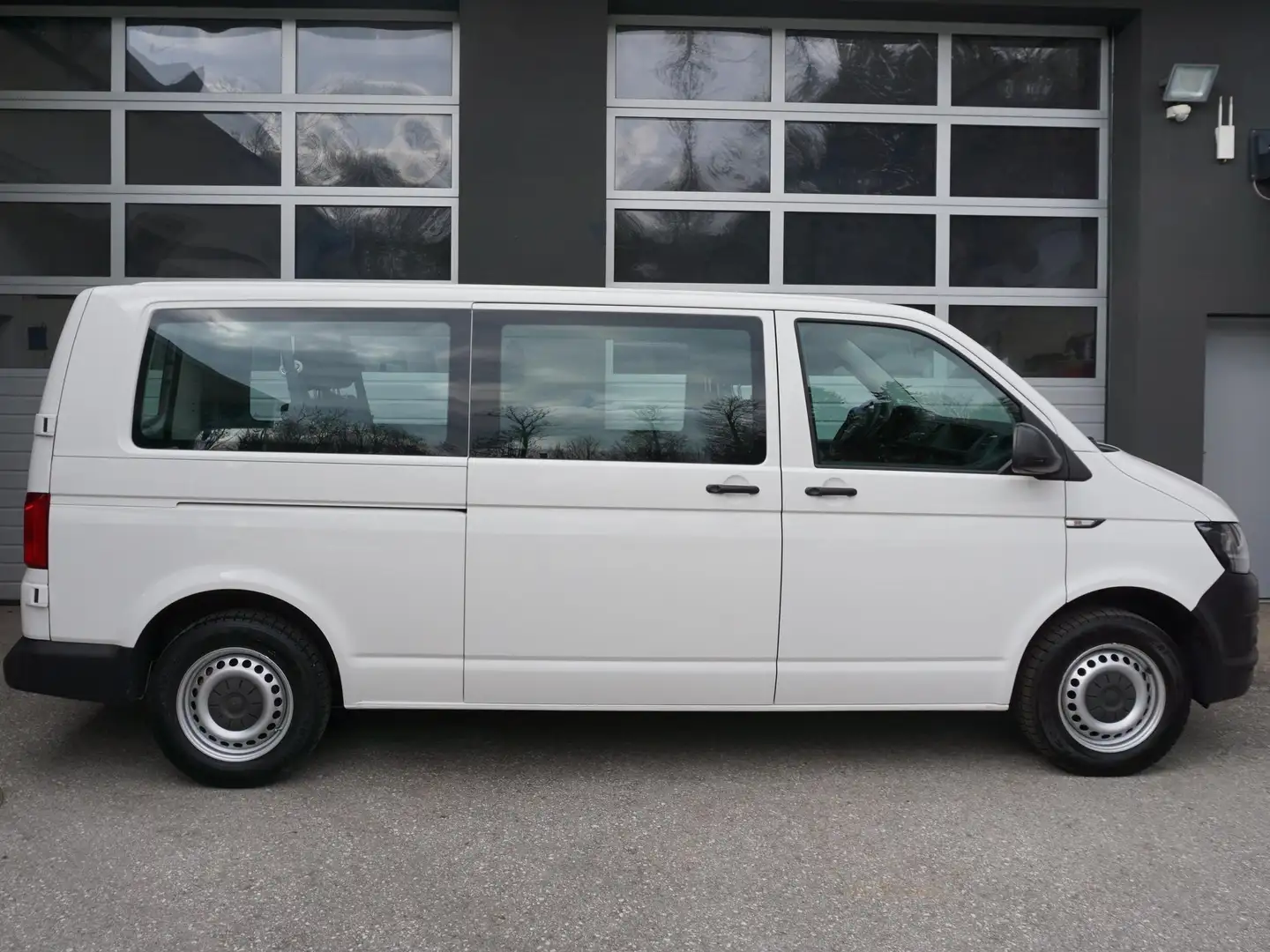 Volkswagen T6 Kombi Kombi lang Weiß - 2