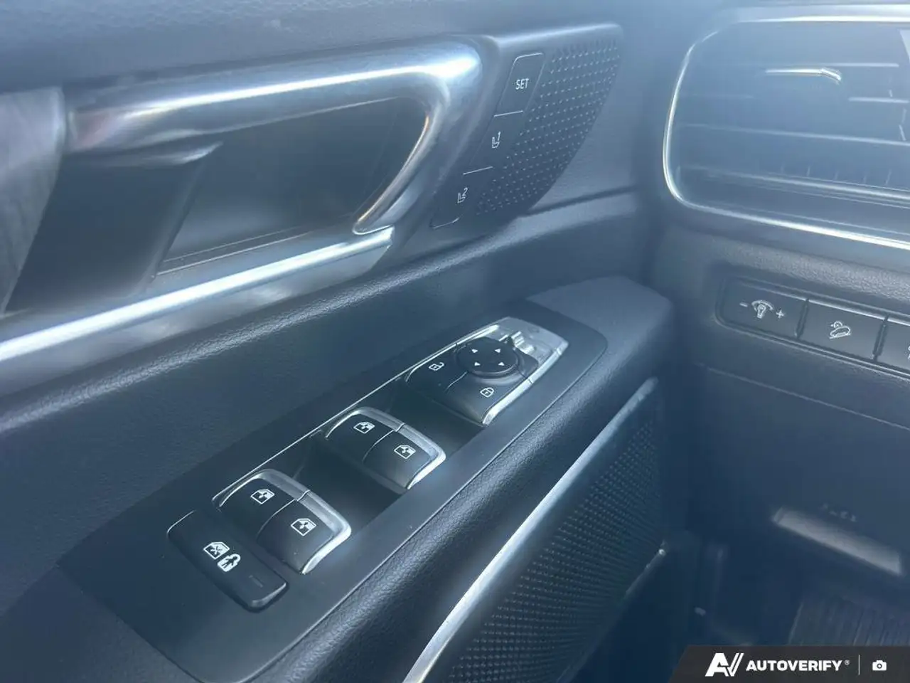 Kia Telluride снимка Kia Telluride
