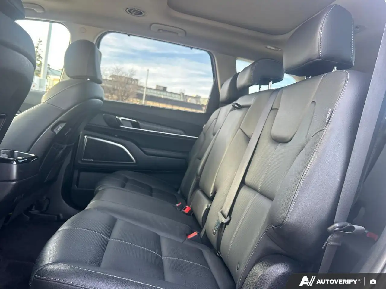Kia Telluride снимка Kia Telluride