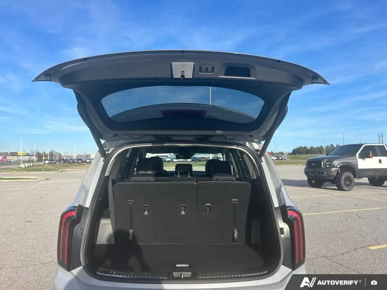 Kia Telluride снимка Kia Telluride