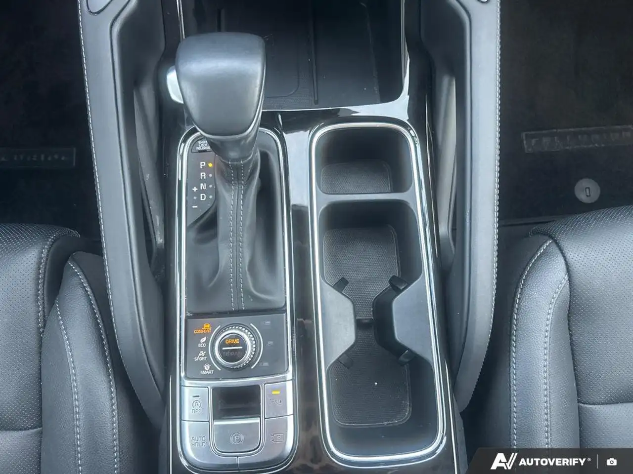 Kia Telluride снимка Kia Telluride