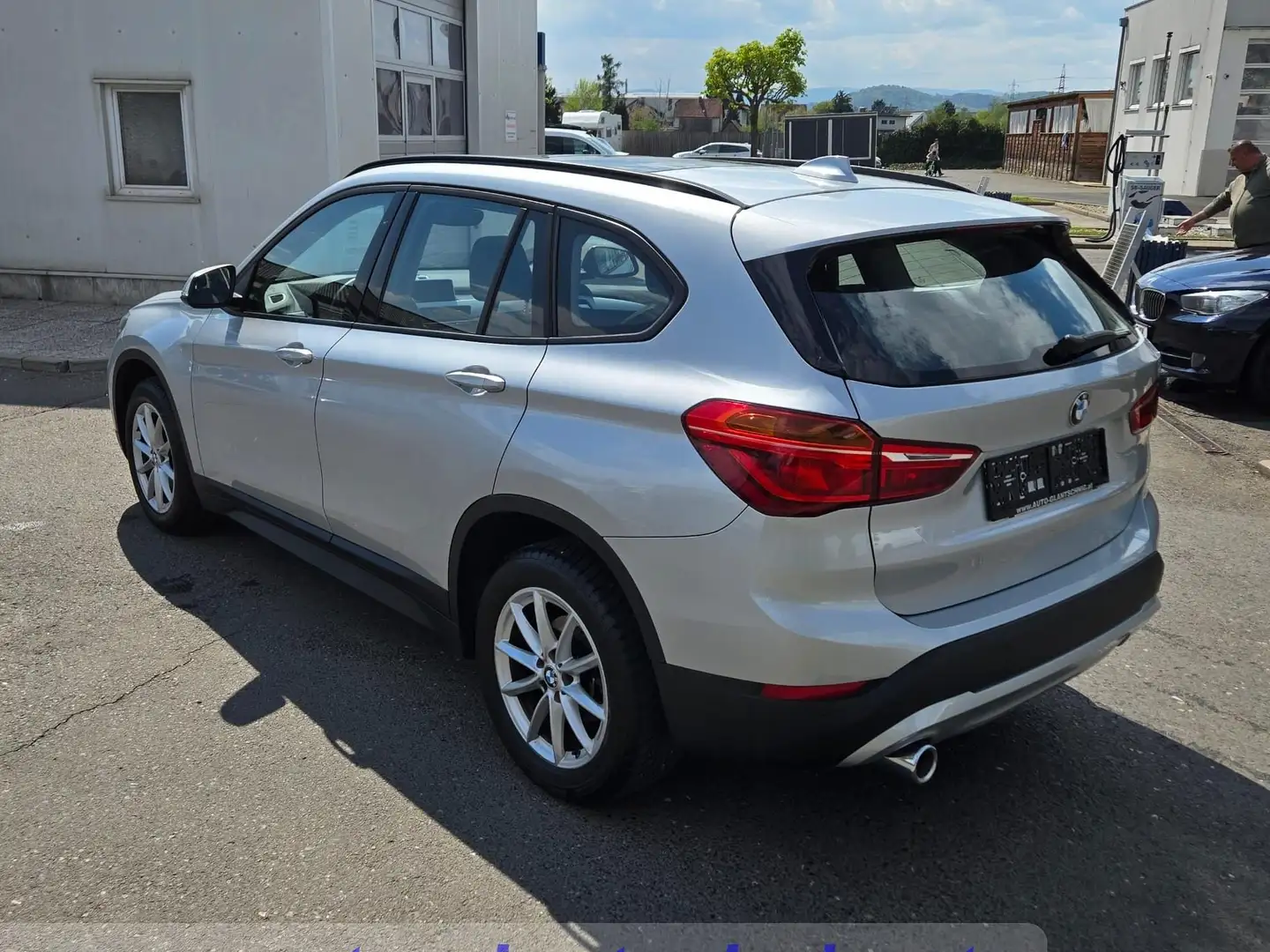 BMW X1 s drive * Panoramadach,Navi, Vollleder * Silber - 2