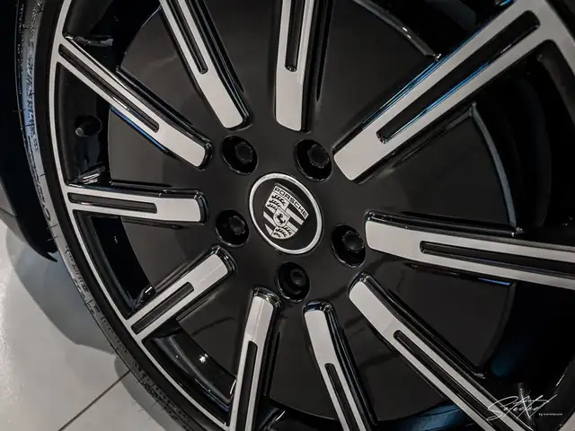 Porsche Taycan 4S*LUFTFEDERUNG*PANO*LED-MATRIX*20'' ZOLL* Ansicht 4