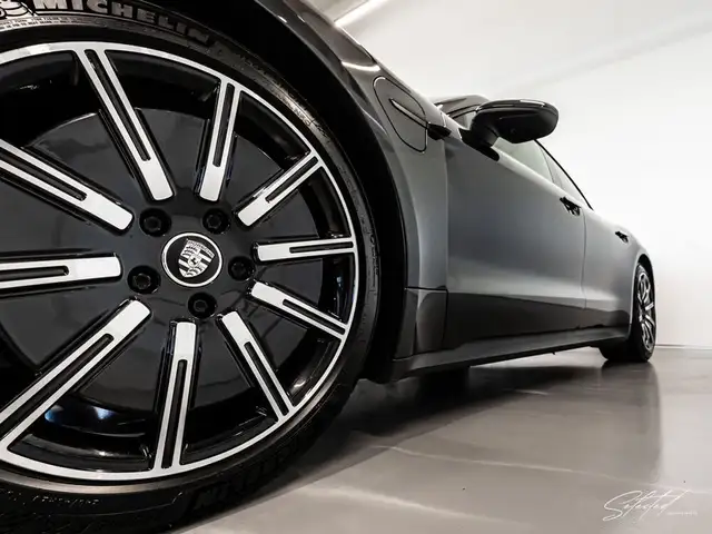 Porsche Taycan 4S*LUFTFEDERUNG*PANO*LED-MATRIX*20'' ZOLL* Ansicht 3