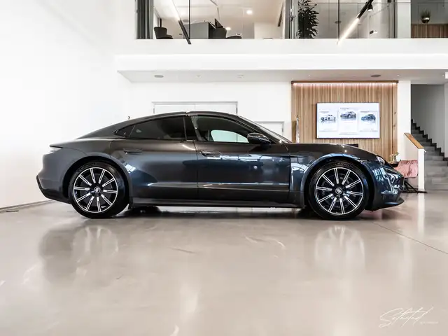 Porsche Taycan 4S*LUFTFEDERUNG*PANO*LED-MATRIX*20'' ZOLL* Ansicht 20