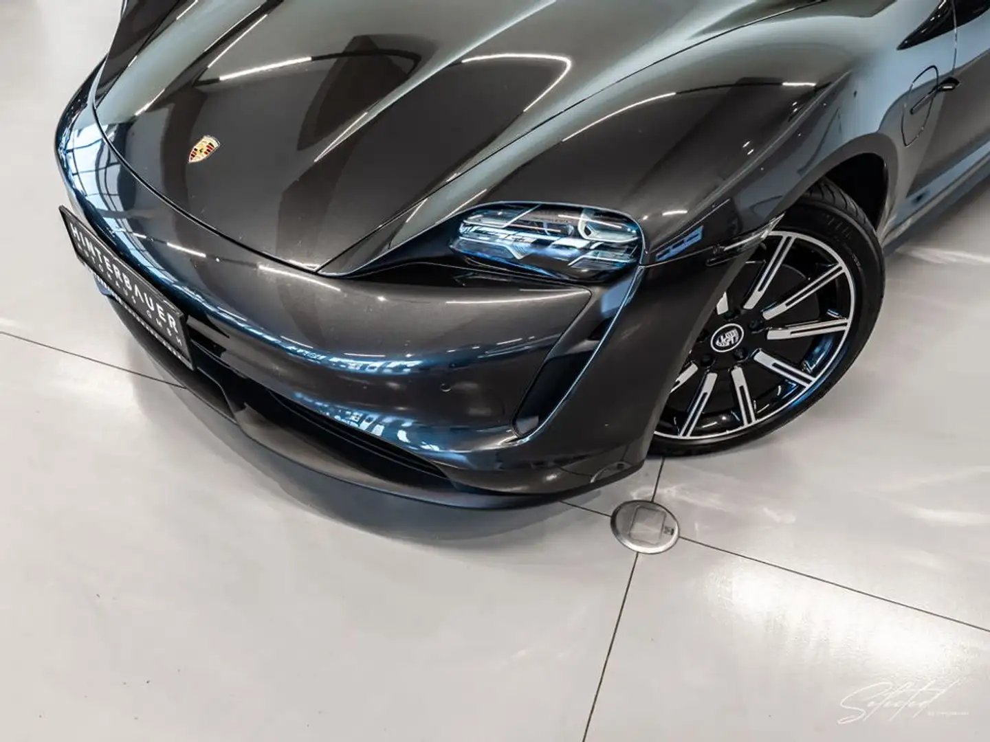 Porsche Taycan 4S*LUFTFEDERUNG*PANO*LED-MATRIX*20'' ZOLL* Grau - 2